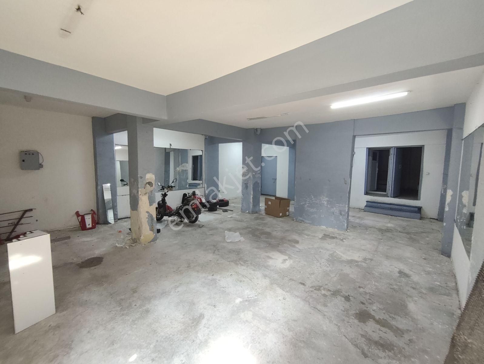 Sulyapıdan Kirazlıda Depoya Hafif İmalata Kiralık Zemin Dükkan - Görsel 2