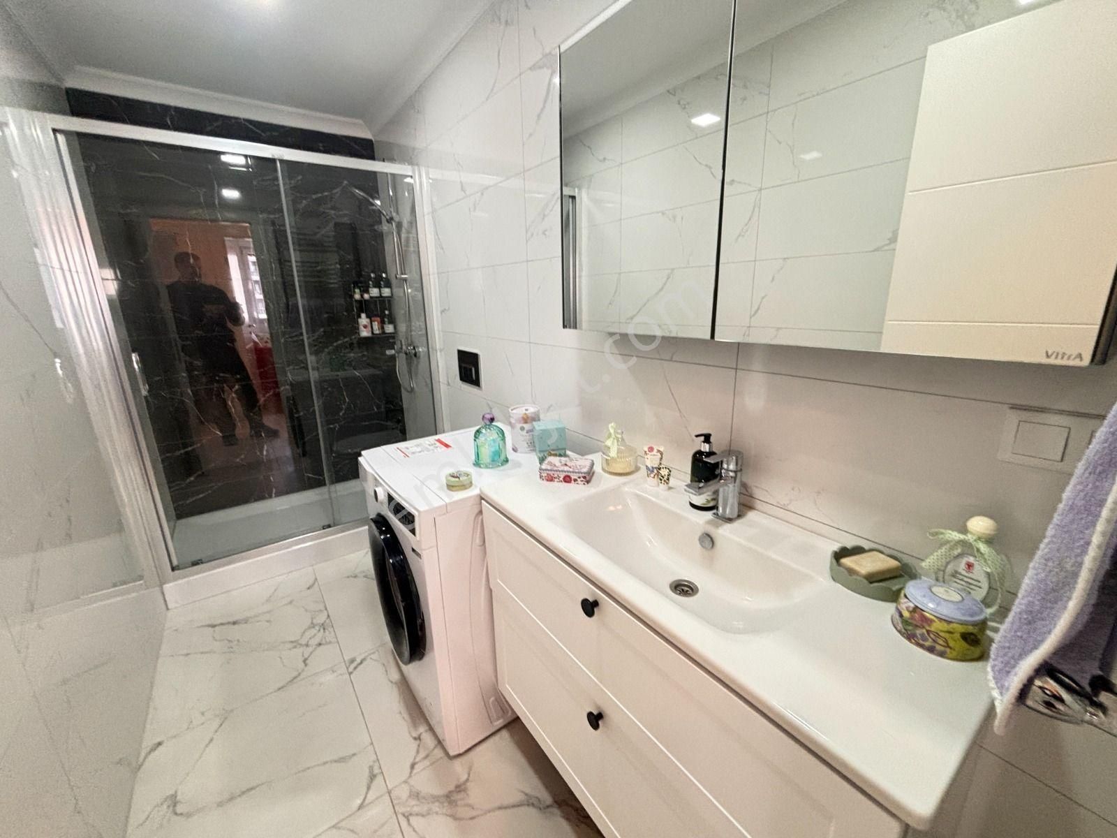 Divanın Sokağında Deniz Manzaralı 3+1 Geniş M2'de Güvenlikli ! - Görsel 12