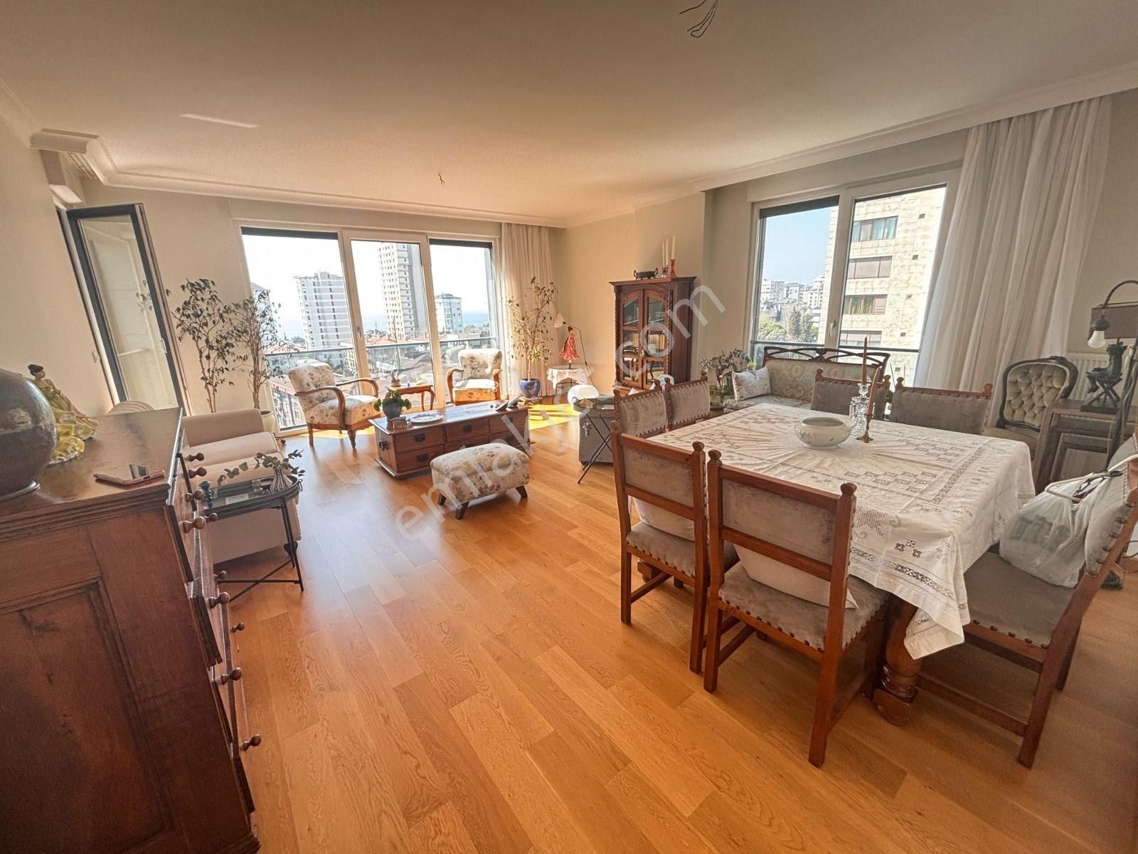 Divanın Sokağında Deniz Manzaralı 3+1 Geniş M2'de Güvenlikli ! - Görsel 5