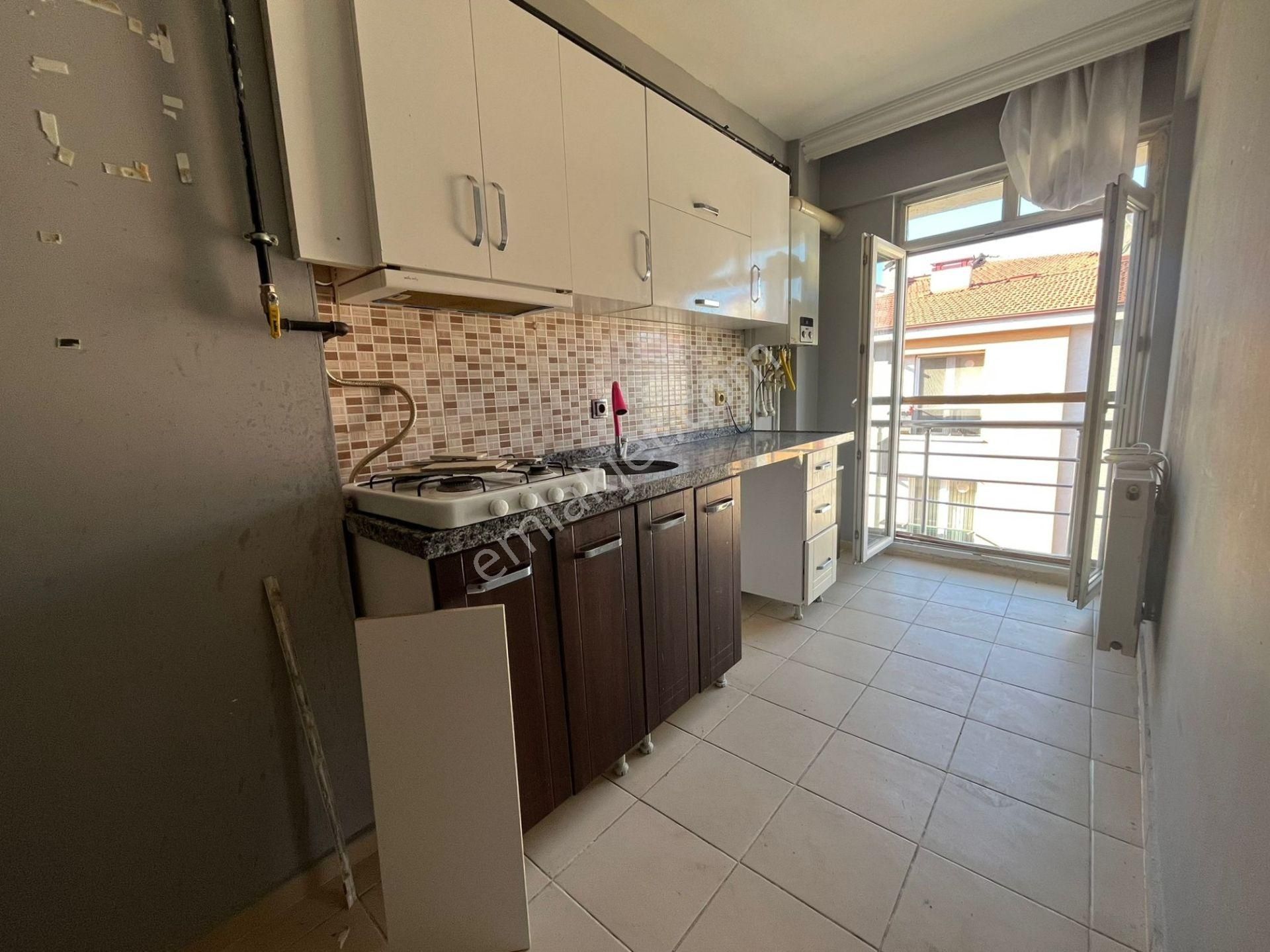 Recep Ümit Emlak'tan Fatih Mahallesi Kanal 26 Yakınında Satılık Ferah 1+1daire