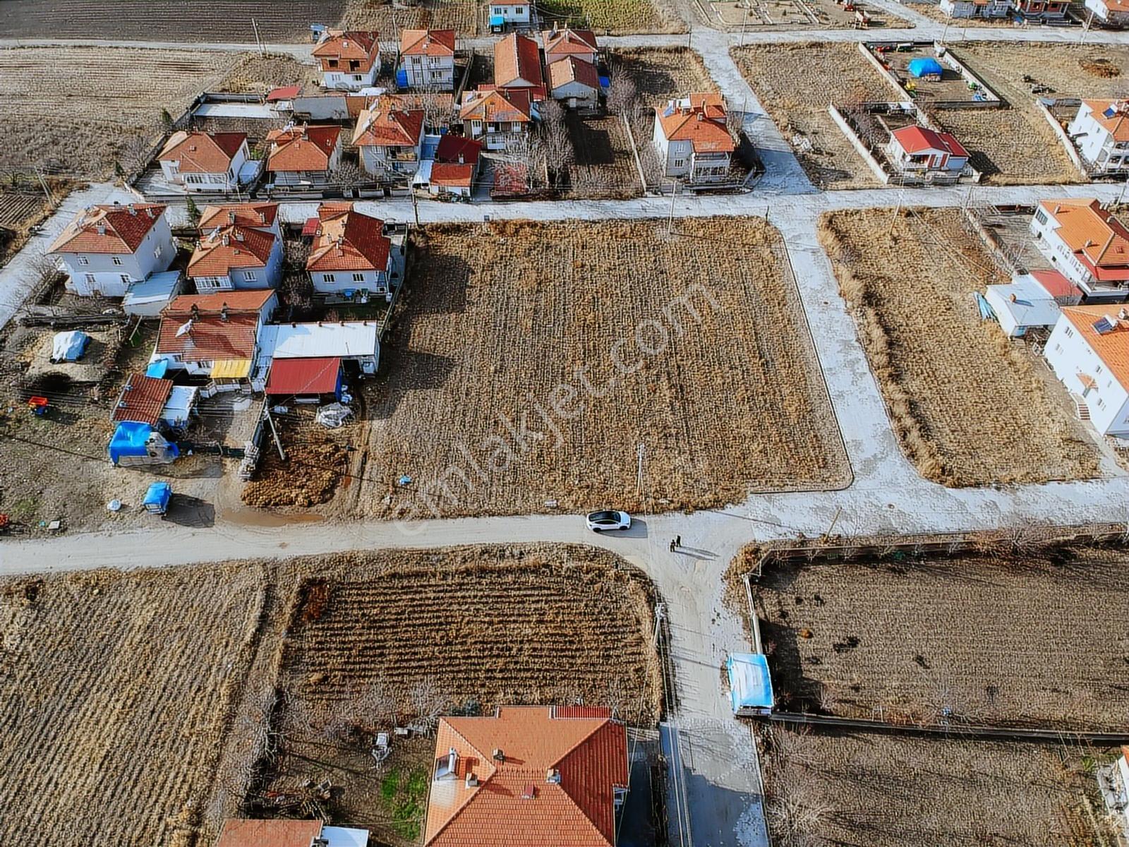 İlbey // Şuhut Zafer Mahallesinde 498 - 551 M² İki Adet Arsa - Görsel 10