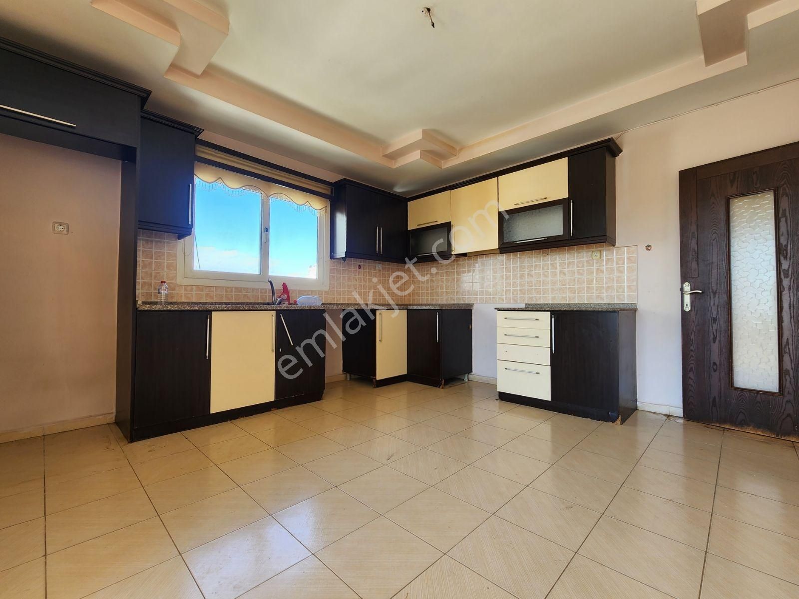 Hcl'den Geniş 3+1 Merkezi Konumda Mezitli Kiralık Daire