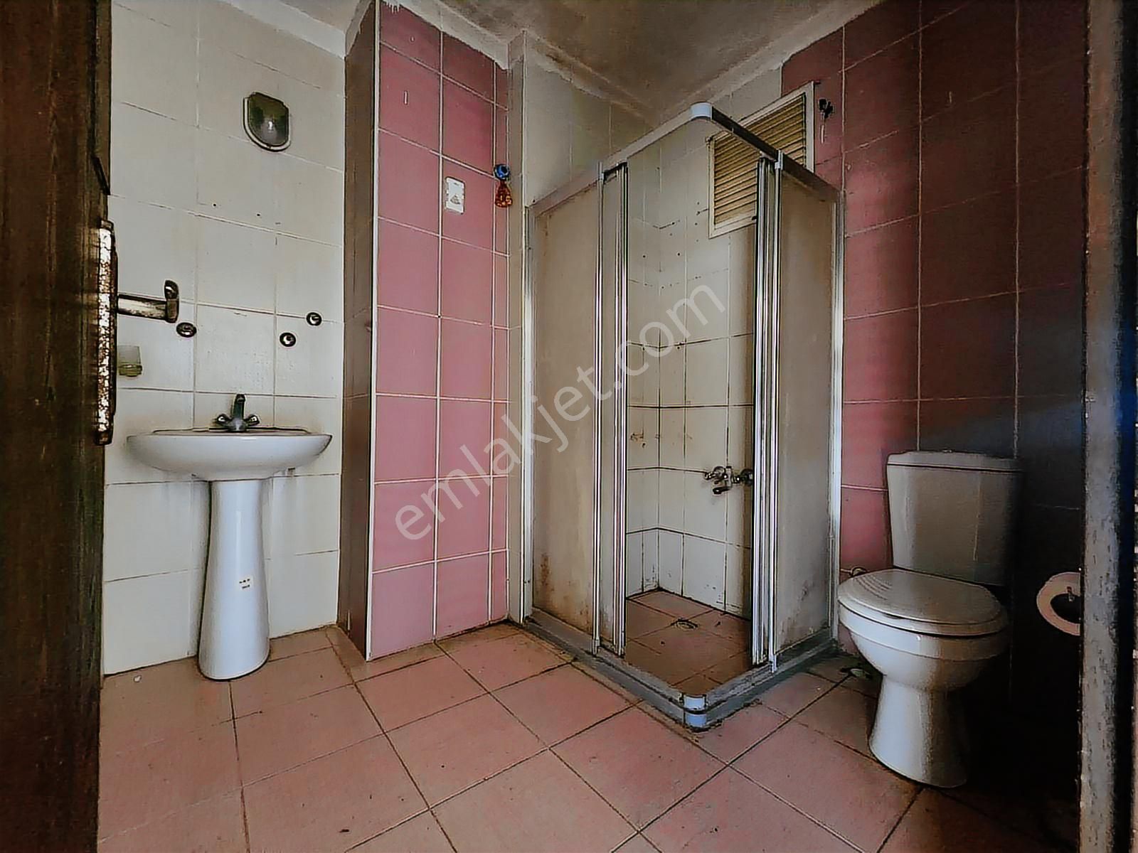 Hcl'den Geniş 3+1 Merkezi Konumda Mezitli Kiralık Daire - Görsel 8