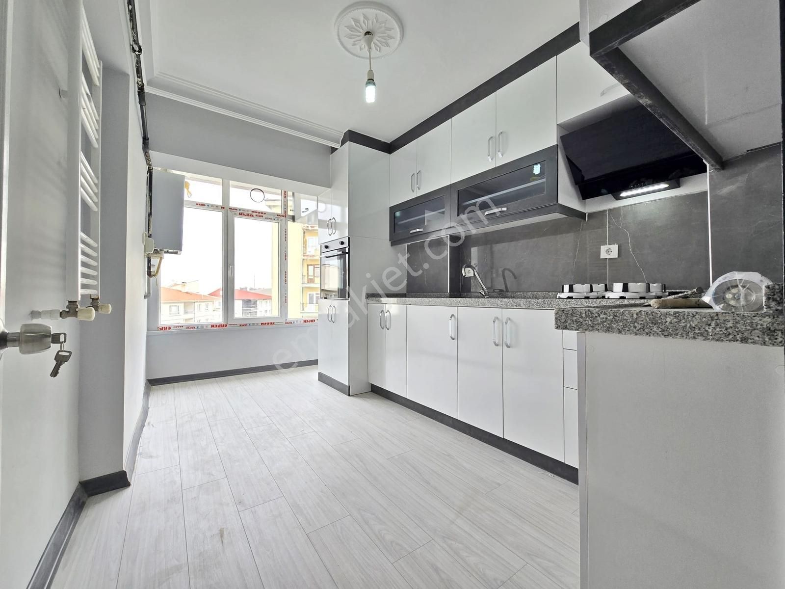 İstasyon Mh'de Katta Krediye Uygun 3+1 Asansörlü Ön Cephe Daire - Görsel 12