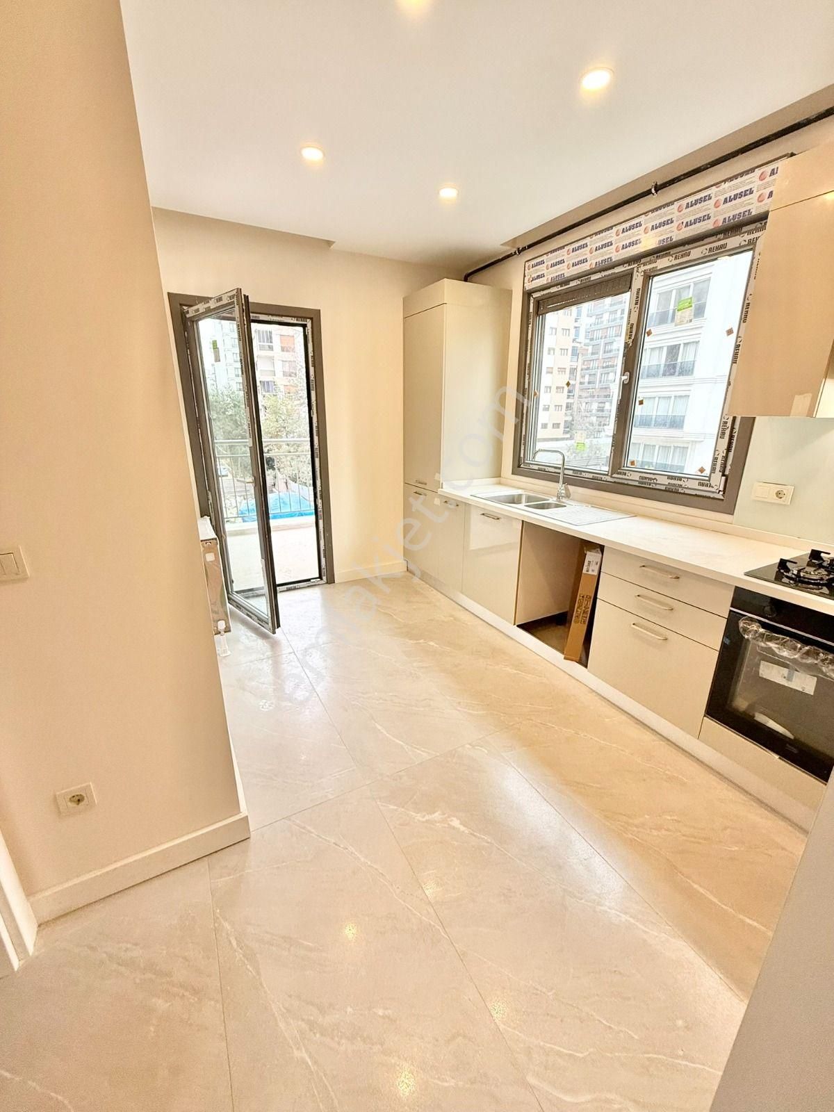 Caddebostan Caribou Cofee'nun Sokağında 2+1 Lüks Sıfır Bina - Görsel 16