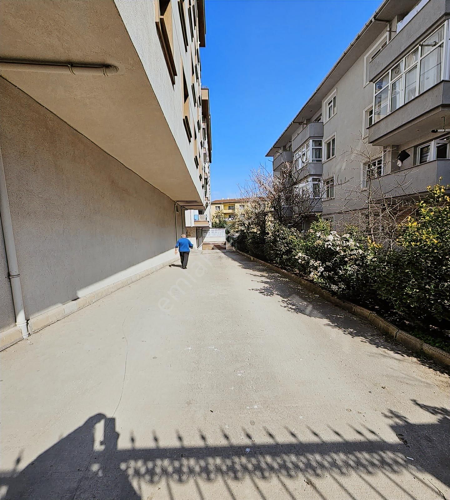 İstasyon Mah. Ebeveyn Banyolu K.otoparklı 2+1 Daire - Görsel 27