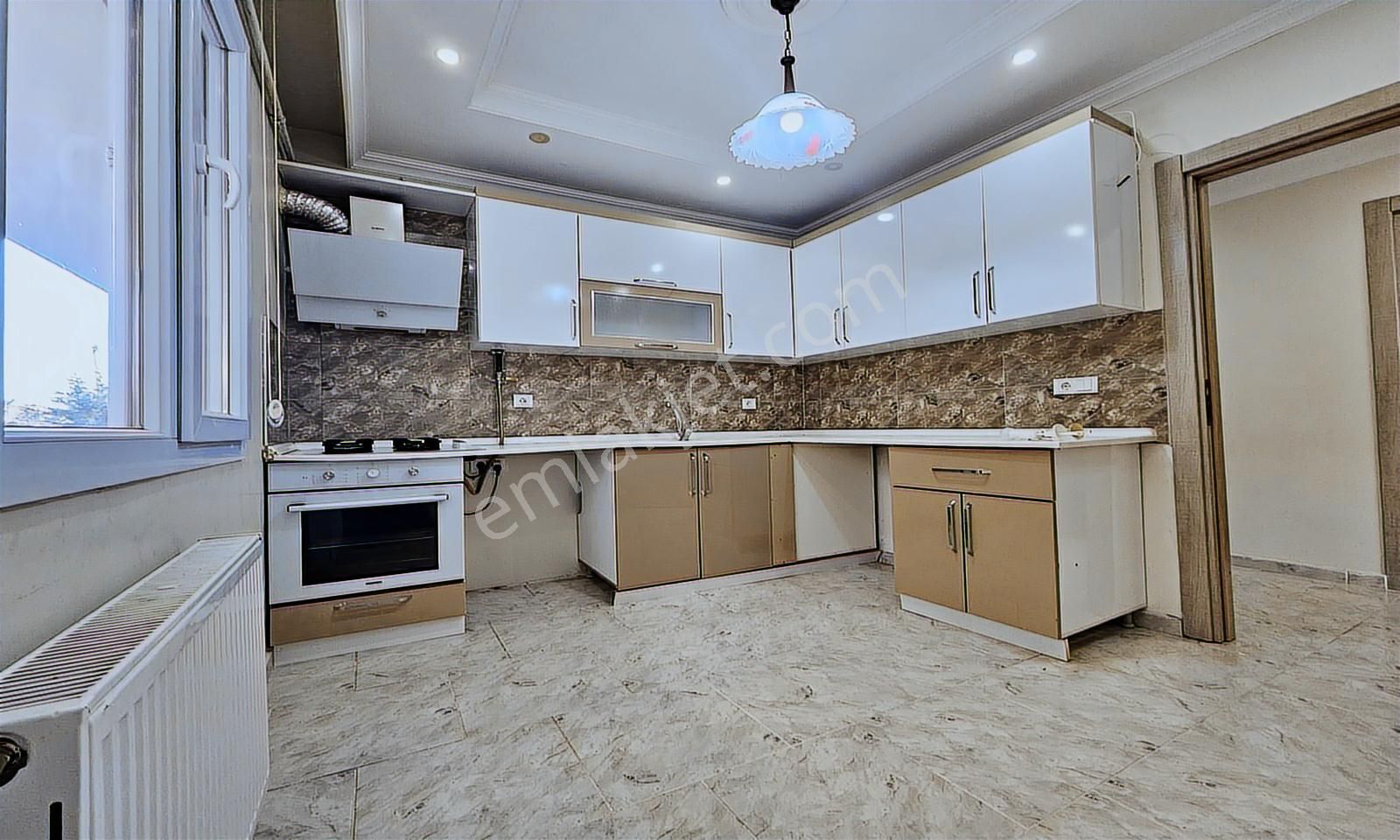 İstasyon Mah. Ebeveyn Banyolu K.otoparklı 2+1 Daire - Görsel 11