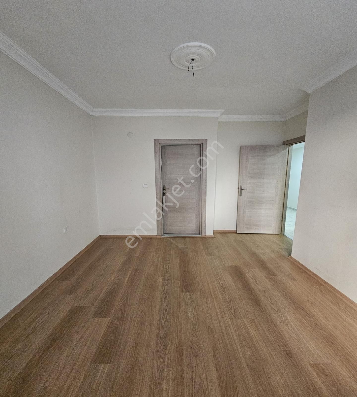 İstasyon Mah. Ebeveyn Banyolu K.otoparklı 2+1 Daire - Görsel 6