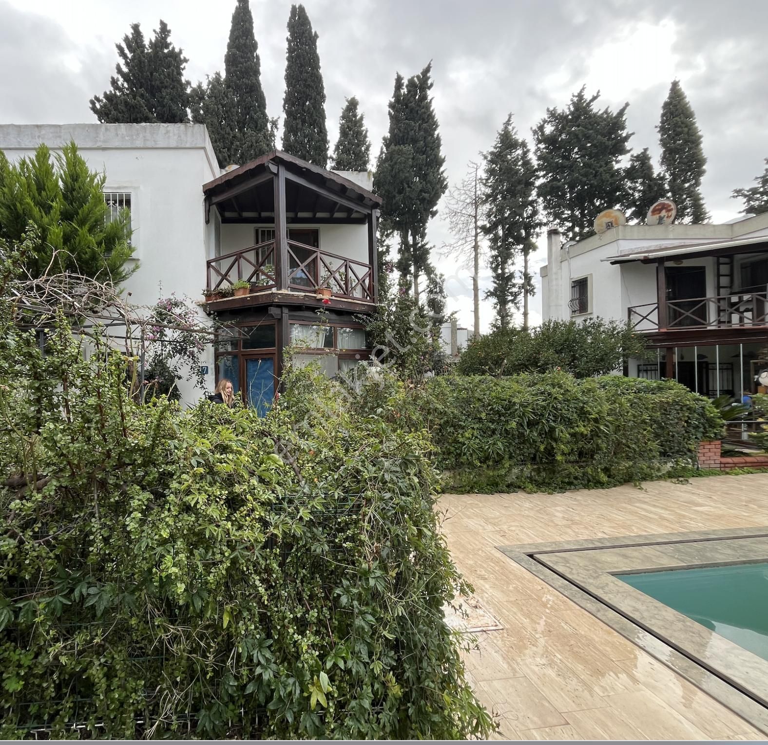 Gümüşlük Köy Merkezinde Geniş Bahçeli Müstakil Villa