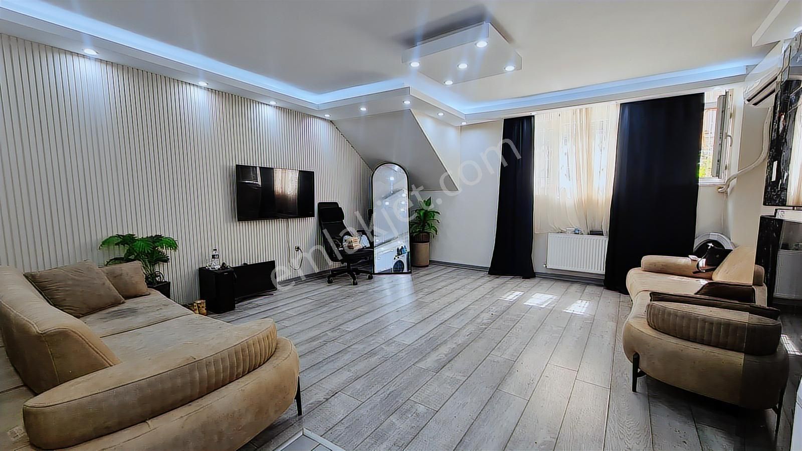 Sakızağacında Marmaraya Yakın 80m2 2+1 Müstakil Bahçe Çıkışlı