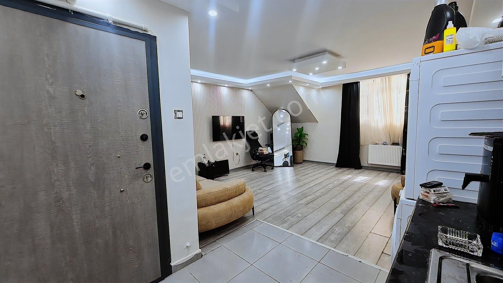 Sakızağacında Marmaraya Yakın 80m2 2+1 Müstakil Bahçe Çıkışlı - Görsel 8