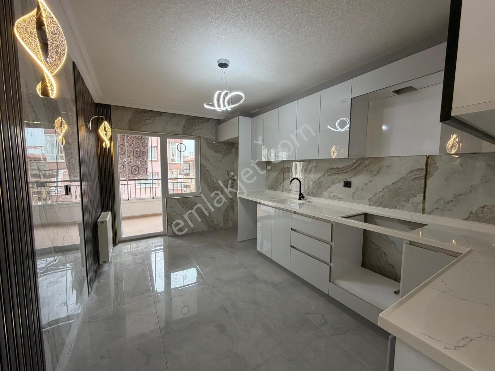 Keçiörende 3+1 1 Kat Konumlu Cadde Üzeri Full Yapılı Satılık - Görsel 12