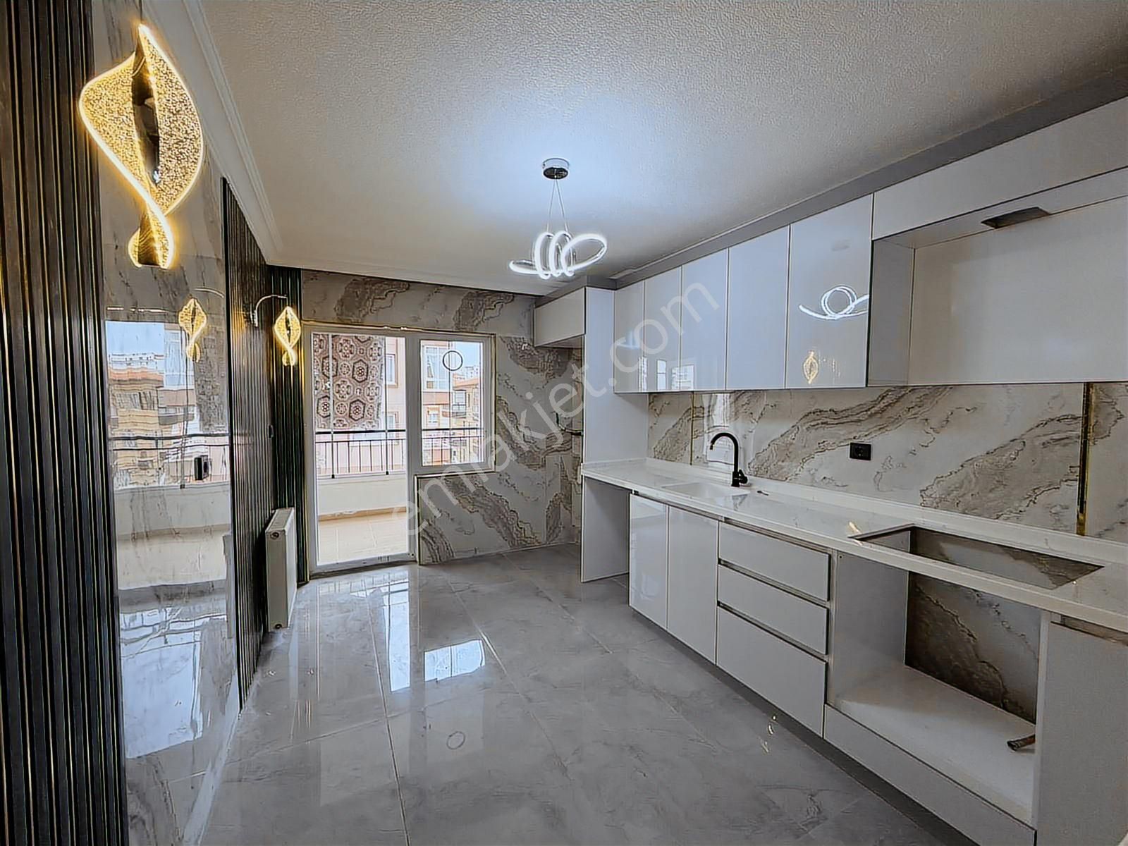 Keçiörende 3+1 1 Kat Konumlu Cadde Üzeri Full Yapılı Satılık - Görsel 11