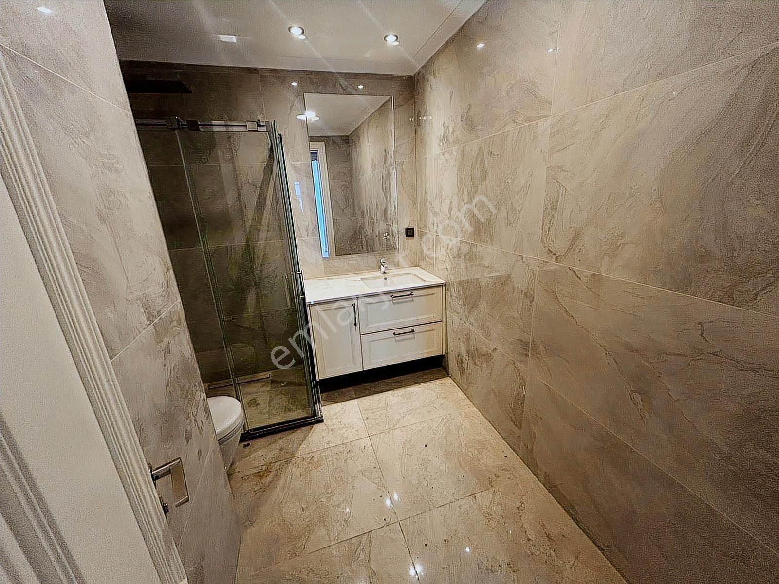 Altunizade'de Tapu Masrafsız 5+2 Net 250 M2 Lüks Dubleks - Görsel 9