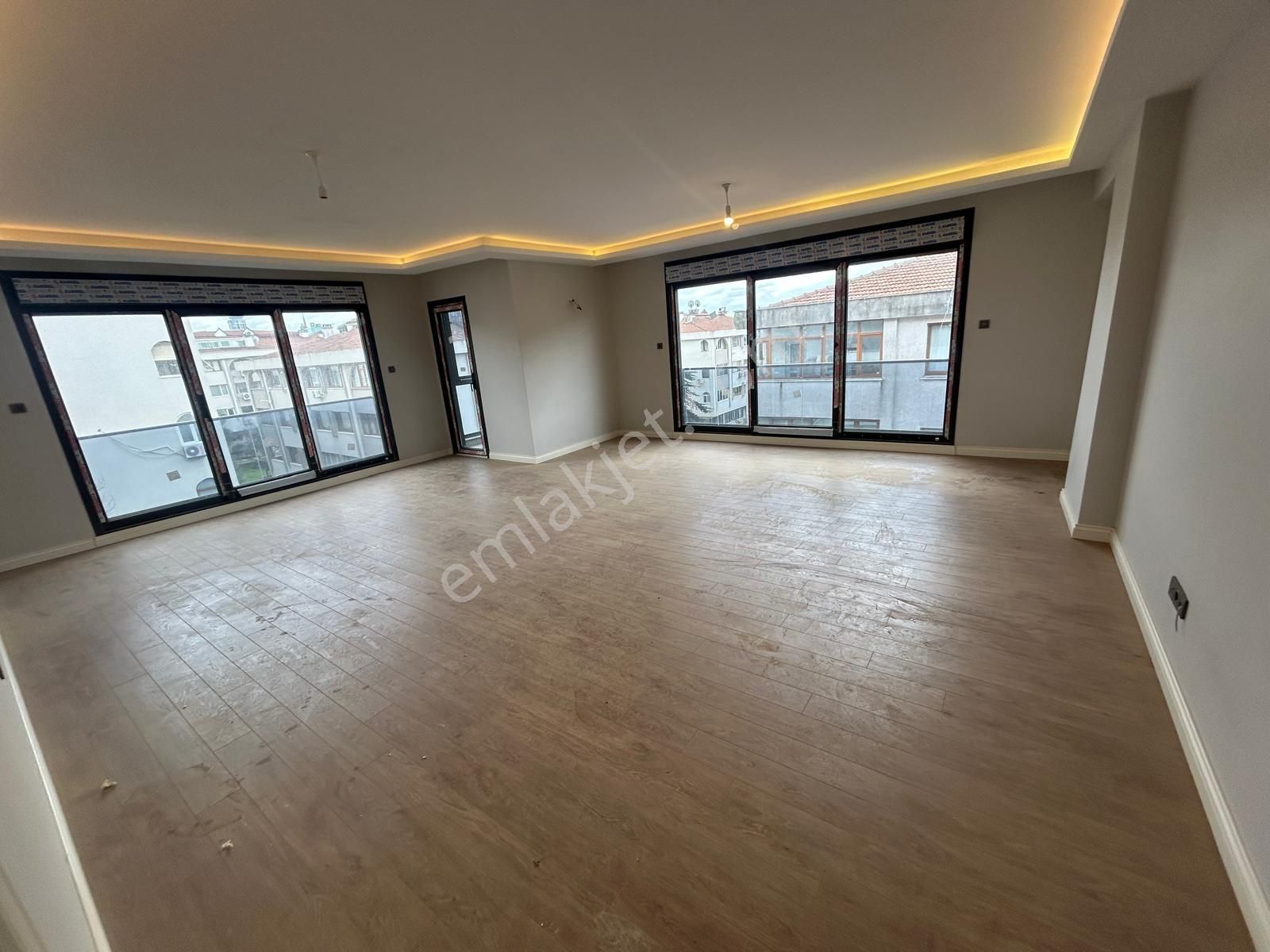 Altunizade'de Tapu Masrafsız 5+2 Net 250 M2 Lüks Dubleks - Görsel 27