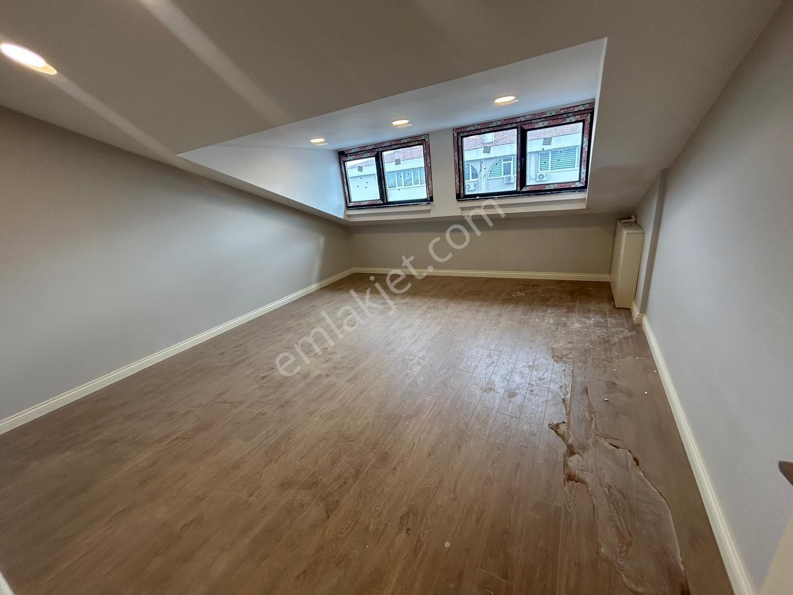 Altunizade'de Tapu Masrafsız 5+2 Net 250 M2 Lüks Dubleks - Görsel 11