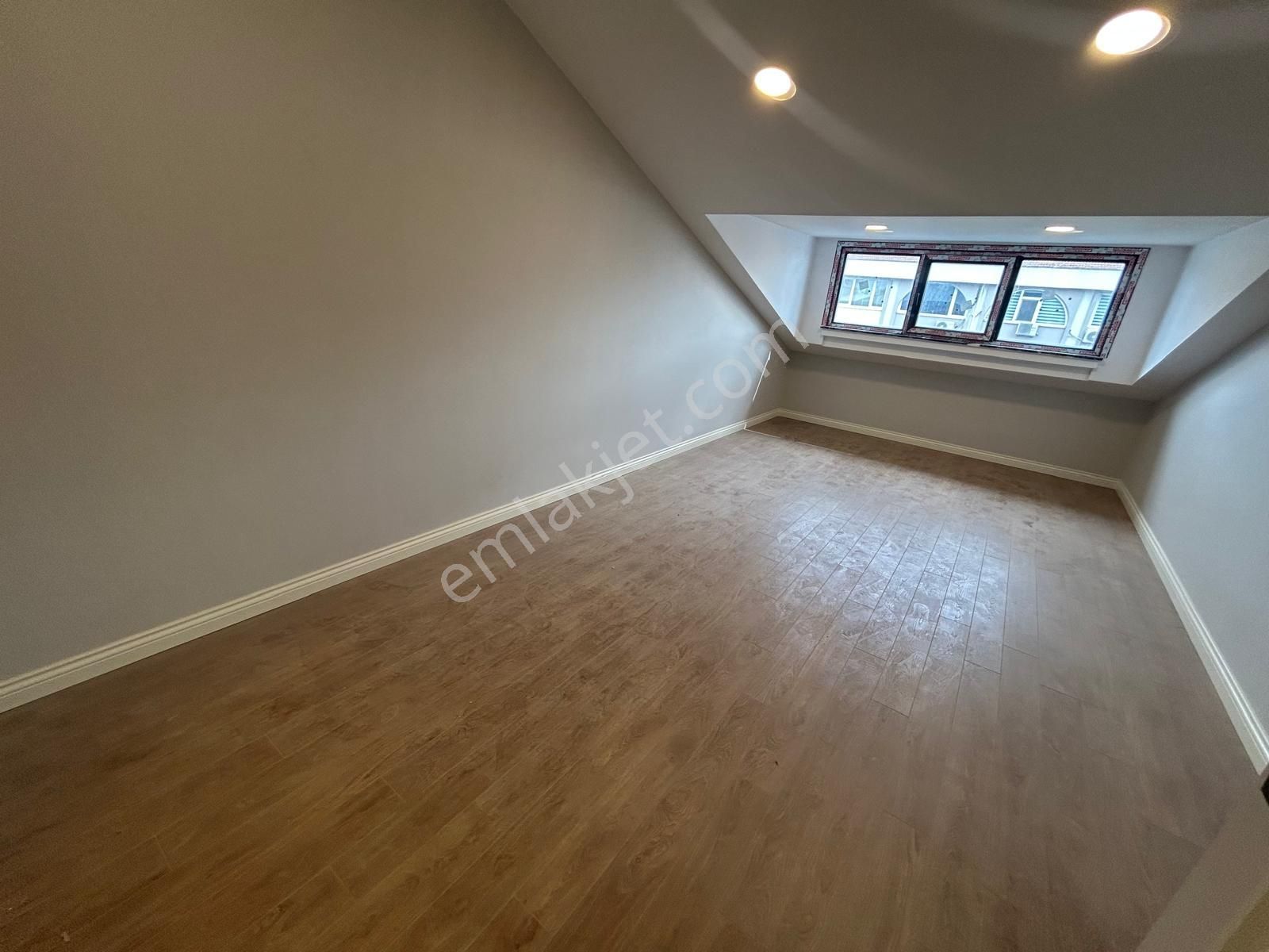 Altunizade'de Tapu Masrafsız 5+2 Net 250 M2 Lüks Dubleks - Görsel 4