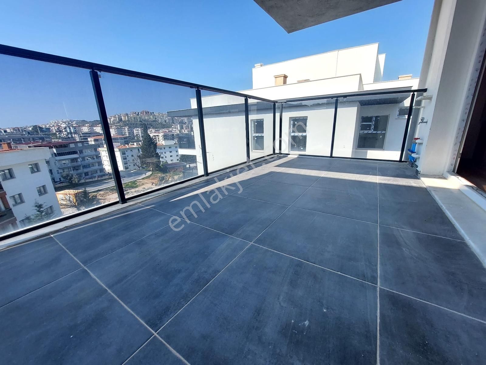 Doğalgazlı Ve Havuzlu 2+1 Daire