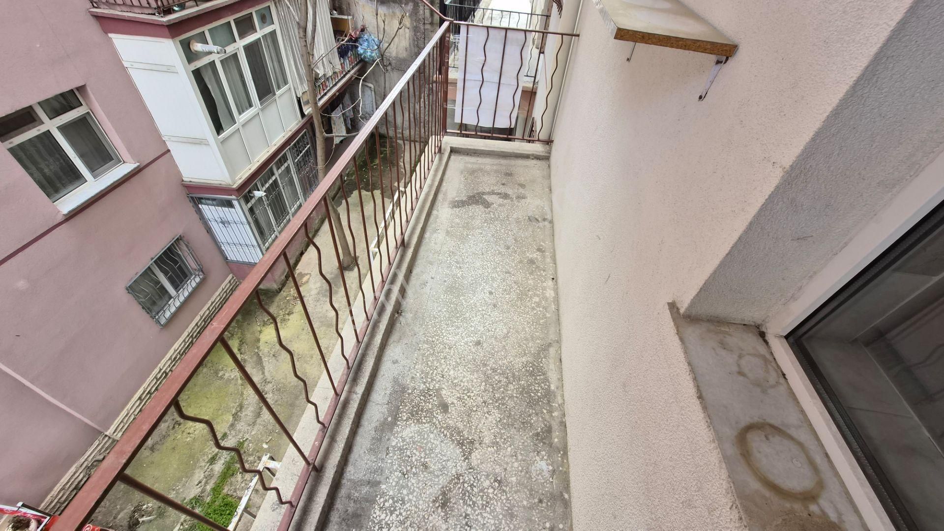 Kent Emlak'tan Abidin Paşada 1 . Katta 2+1 Balkonlu Yapılı Kiralık Daire - Görsel 8