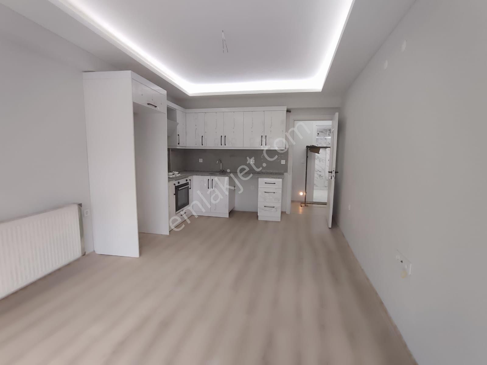 Başkut Emlak' Tan Örnekköy Mah.de 2+1 Kiralık Daire