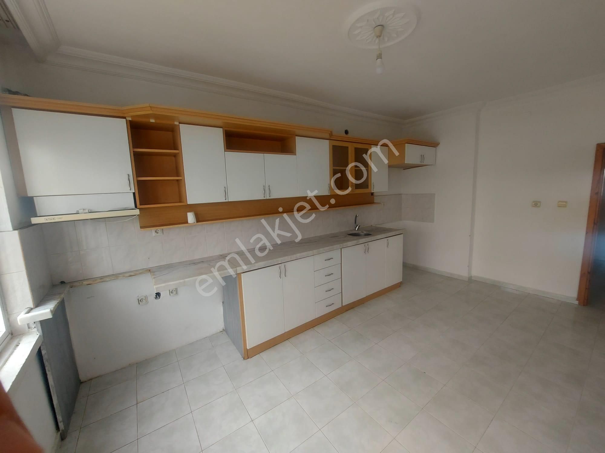 Anamur Akdeniz Caddesi Üzerinde Dükkan Üstü 1. Kat 3+1 Kiralık Daire - Görsel 6