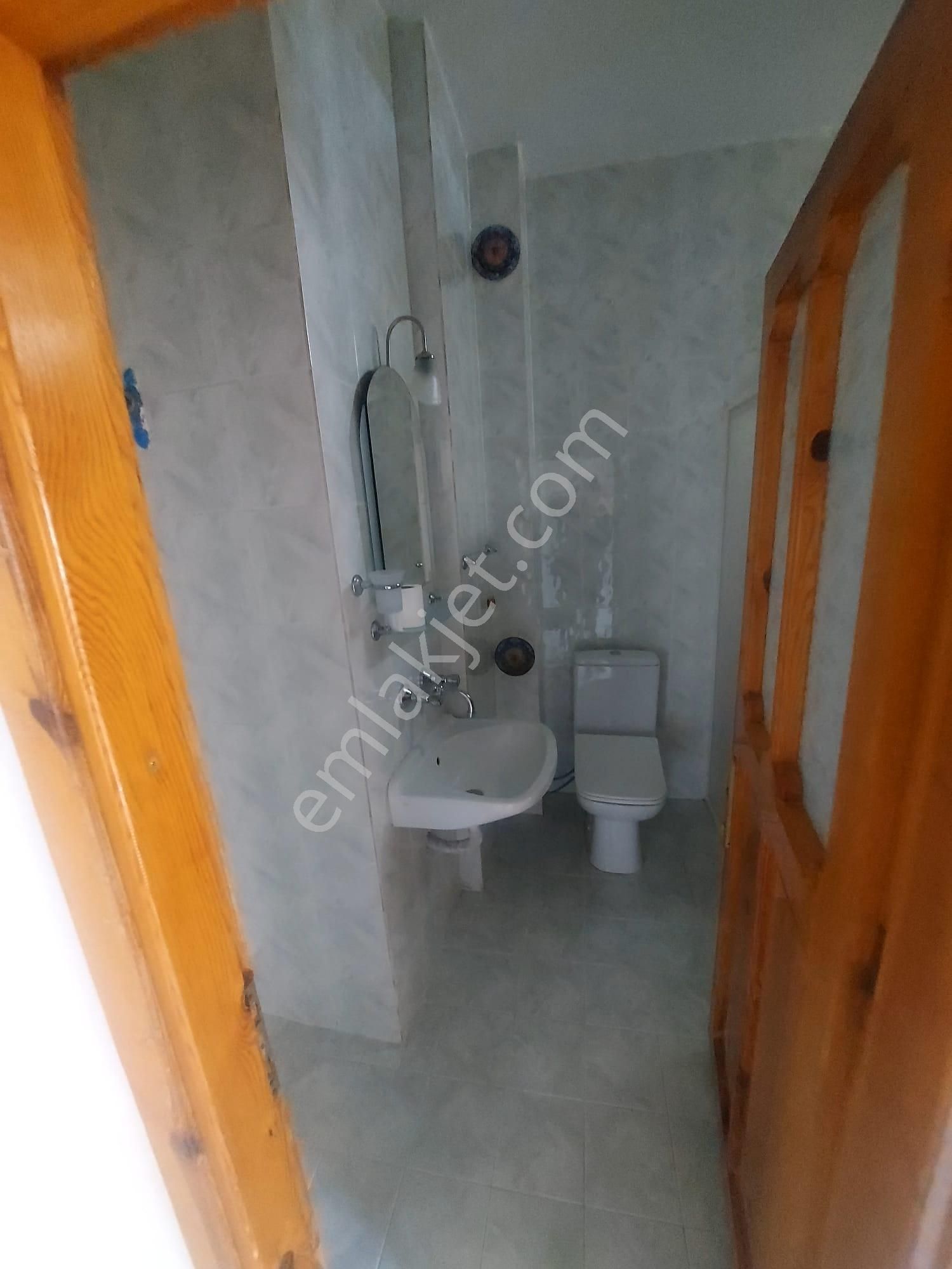 Anamur Akdeniz Caddesi Üzerinde Dükkan Üstü 1. Kat 3+1 Kiralık Daire - Görsel 5