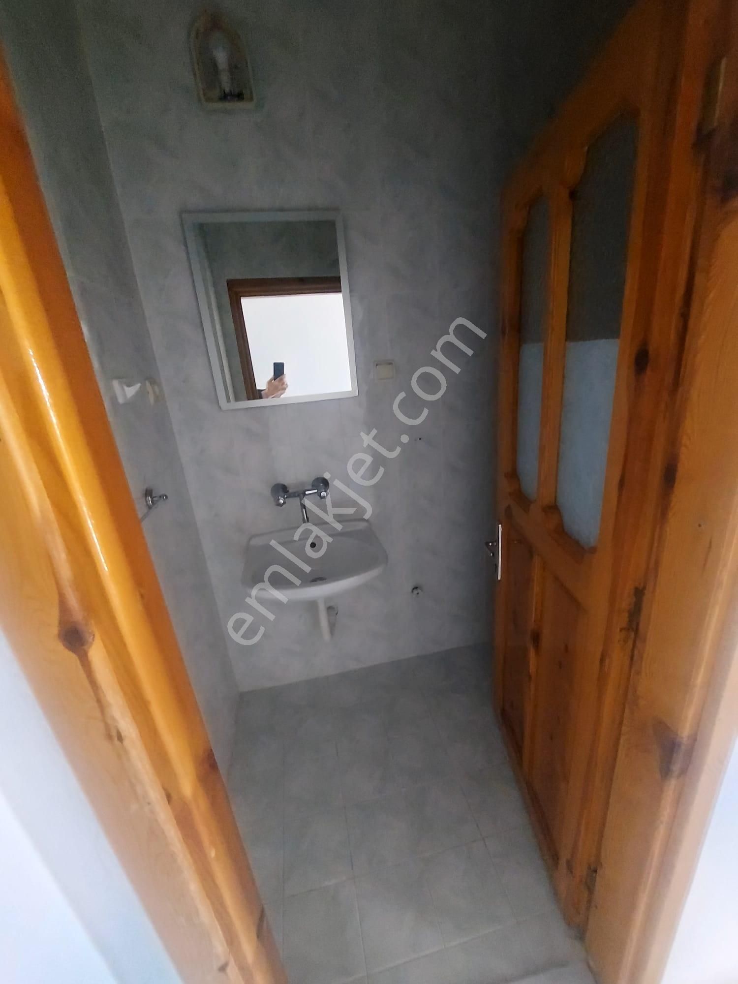 Anamur Akdeniz Caddesi Üzerinde Dükkan Üstü 1. Kat 3+1 Kiralık Daire - Görsel 7