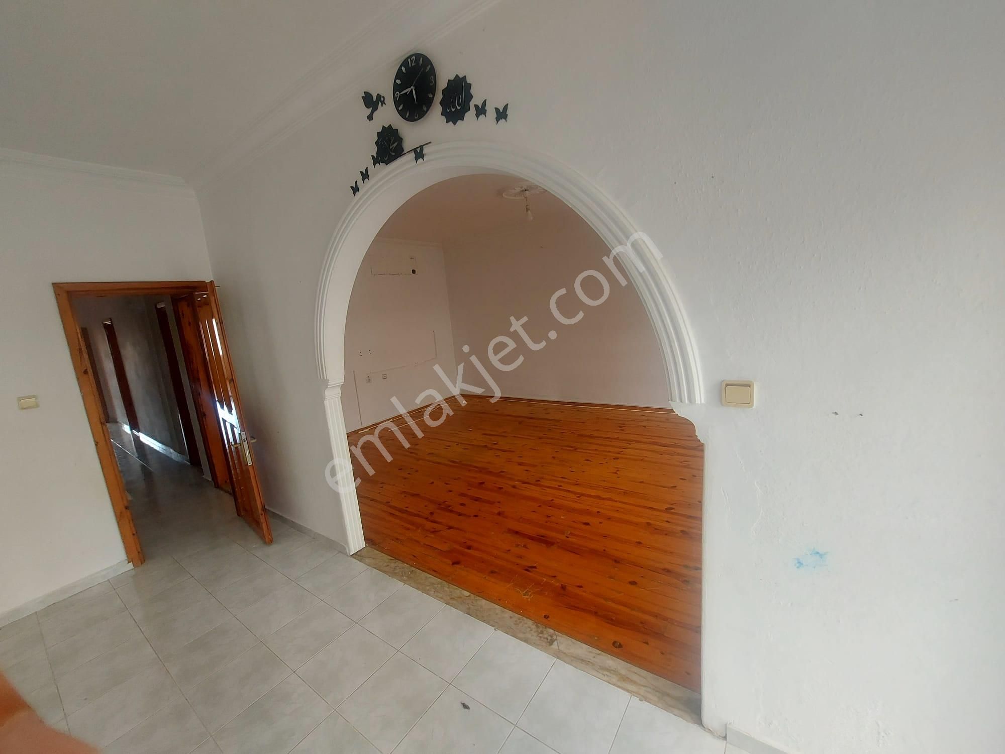 Anamur Akdeniz Caddesi Üzerinde Dükkan Üstü 1. Kat 3+1 Kiralık Daire - Görsel 13