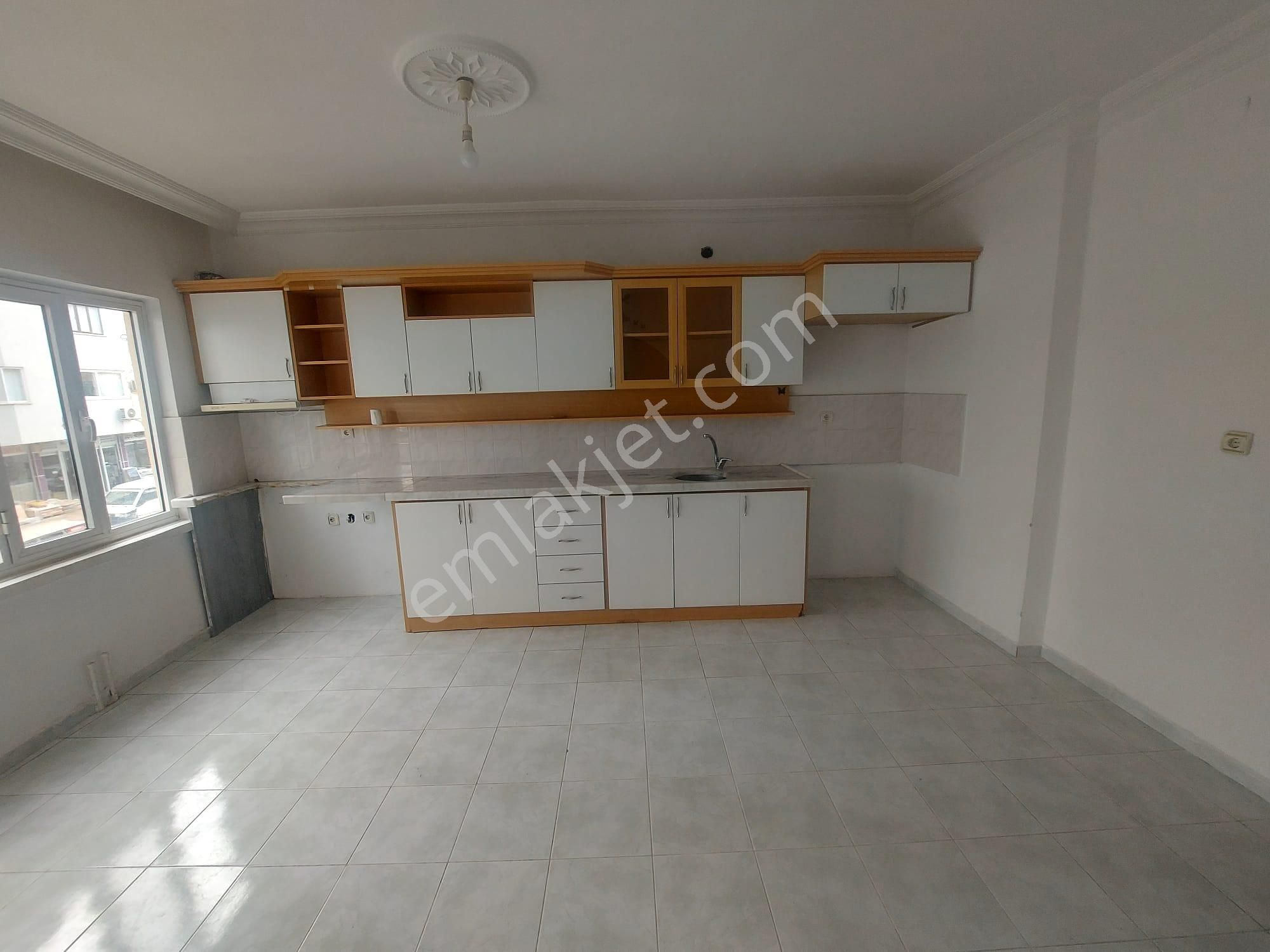 Anamur Akdeniz Caddesi Üzerinde Dükkan Üstü 1. Kat 3+1 Kiralık Daire - Görsel 22