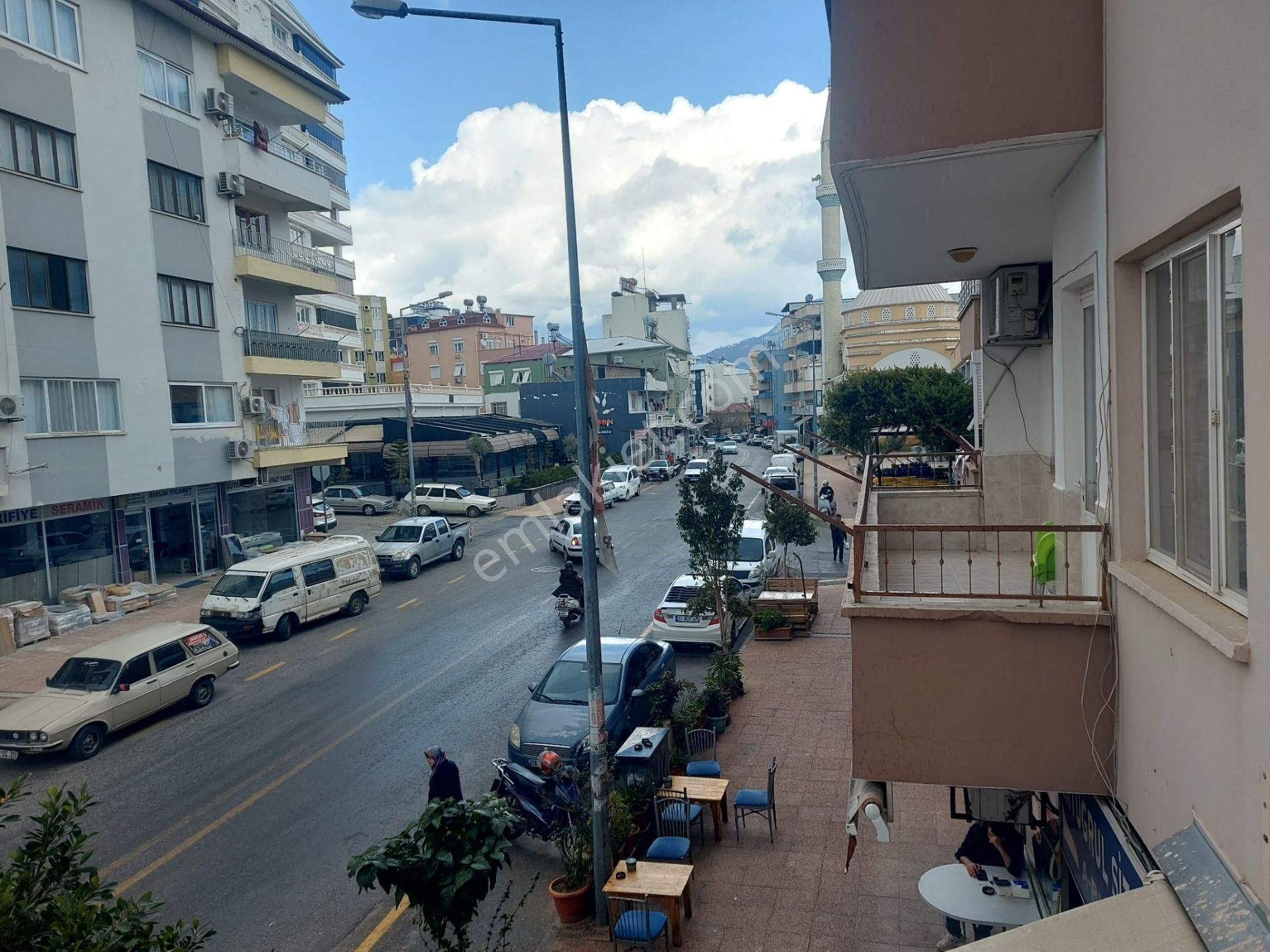 Anamur Akdeniz Caddesi Üzerinde Dükkan Üstü 1. Kat 3+1 Kiralık Daire - Görsel 16