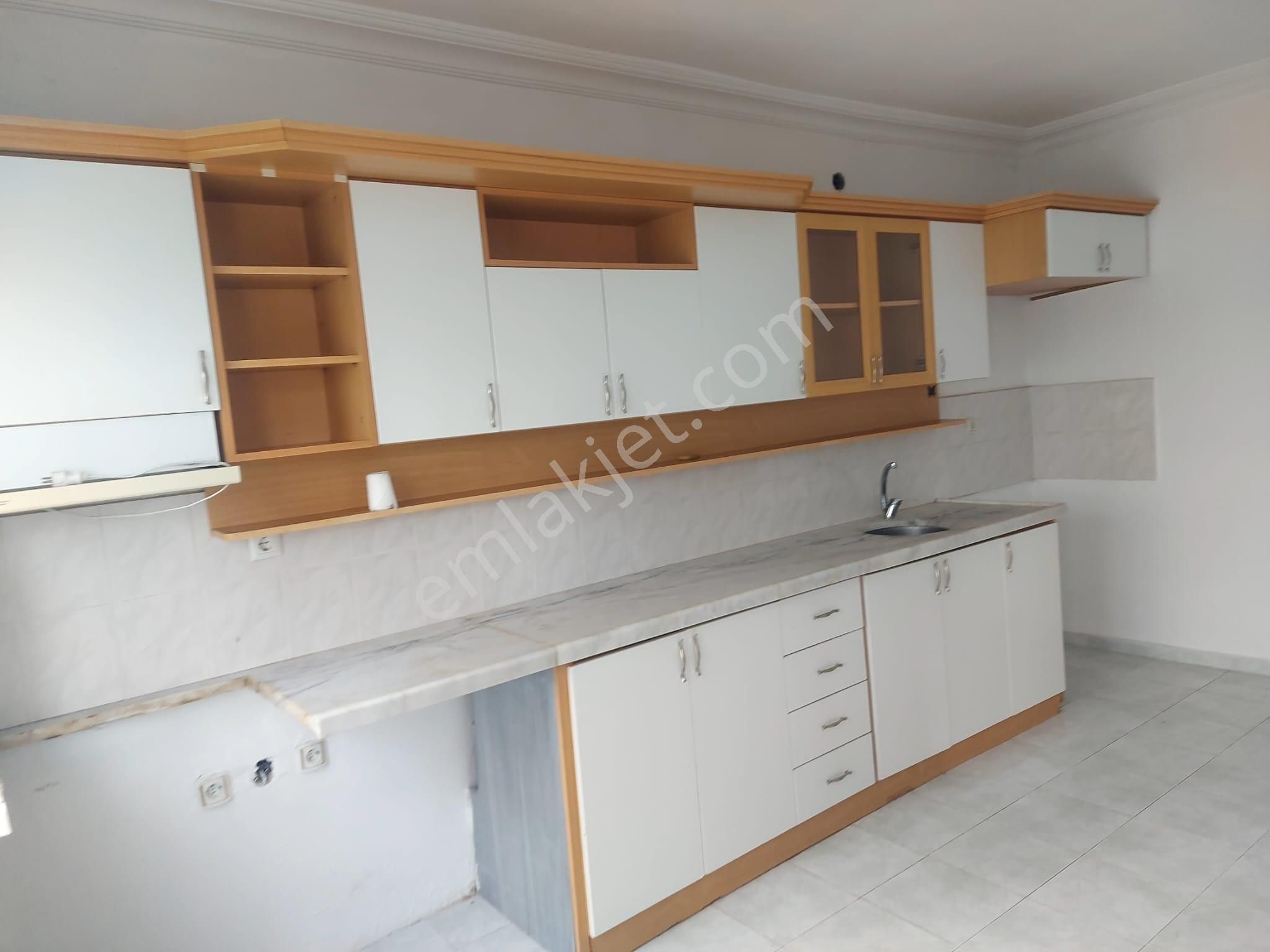 Anamur Akdeniz Caddesi Üzerinde Dükkan Üstü 1. Kat 3+1 Kiralık Daire - Görsel 10
