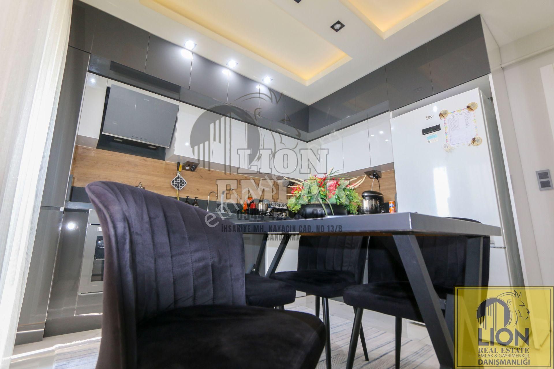 Lıon Emlak'tan İhsaniye'de İşlek Cadde Üzeri Luks Tasarım 3+1 Satılık Daire - Görsel 15