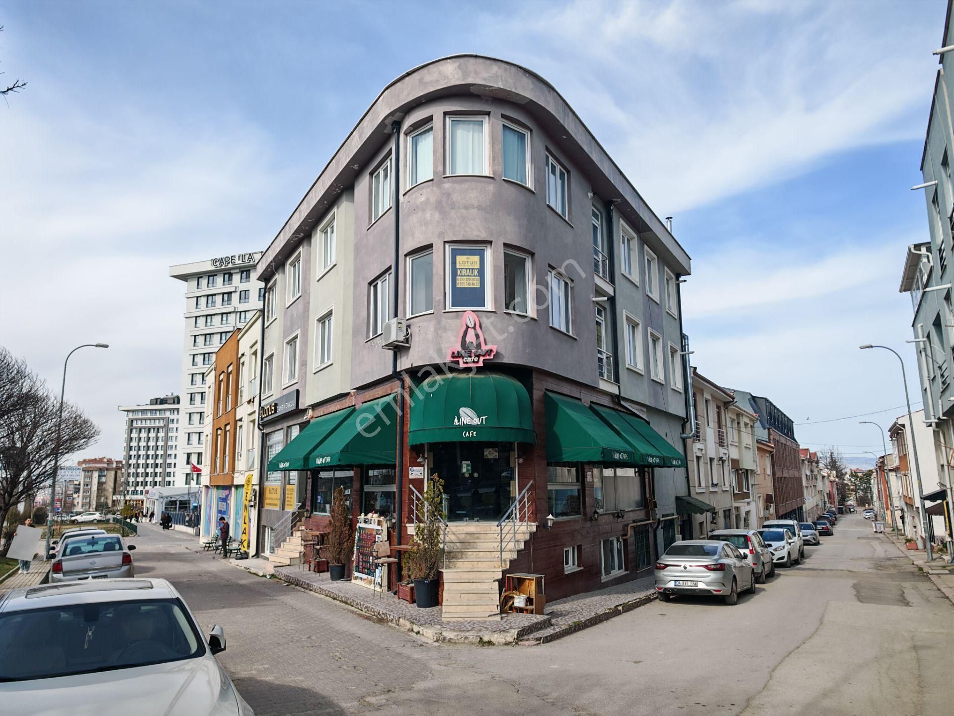 *** Esogü Karşısı - Bulvar Üzeri - Sıfır Lüks 2+1 Kiralık Daire