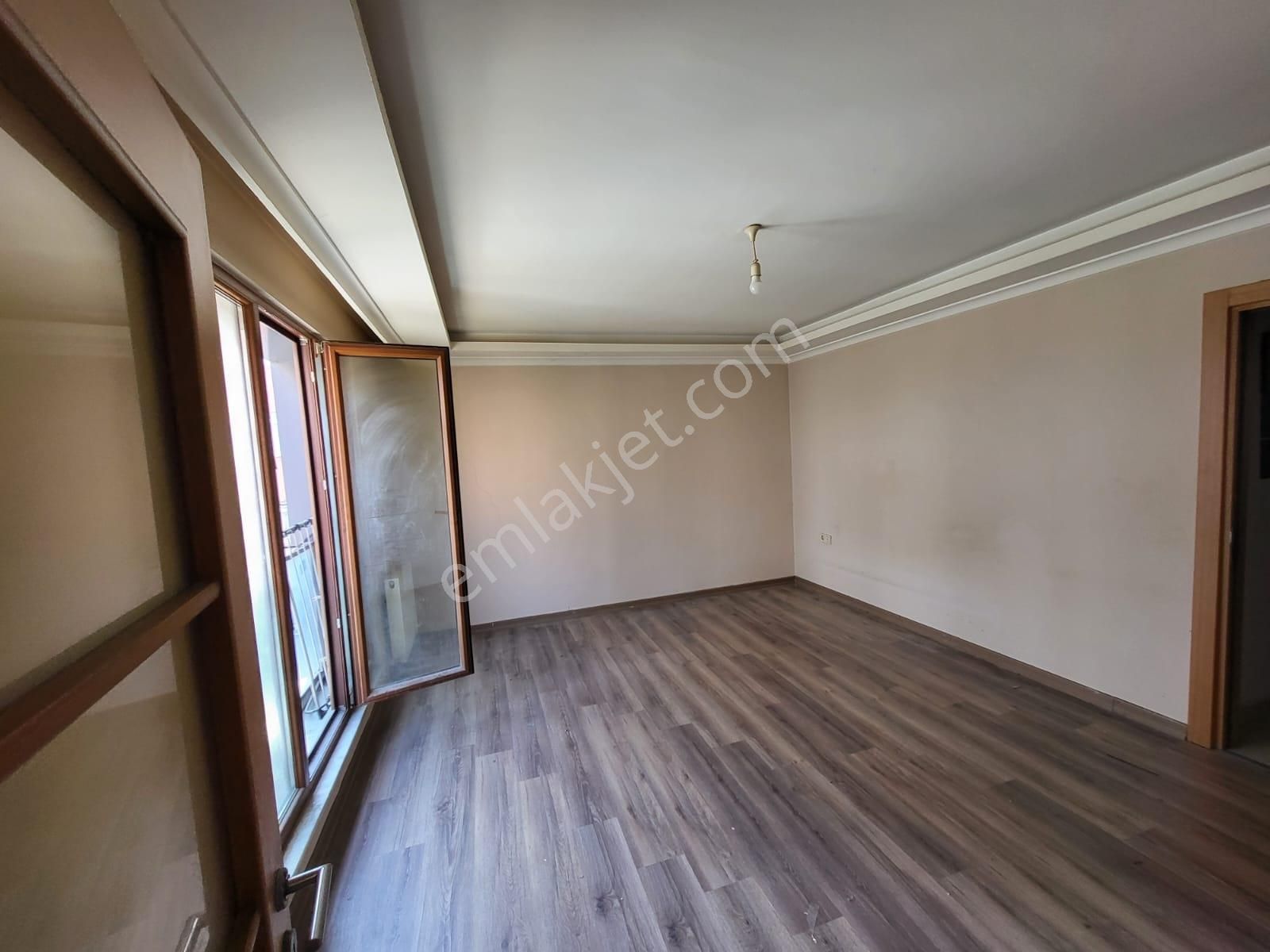 Anka'dan Üsküdar Bulgurlu'nun Tam Merkezinde Metroya Yakın 2+1 - Görsel 6