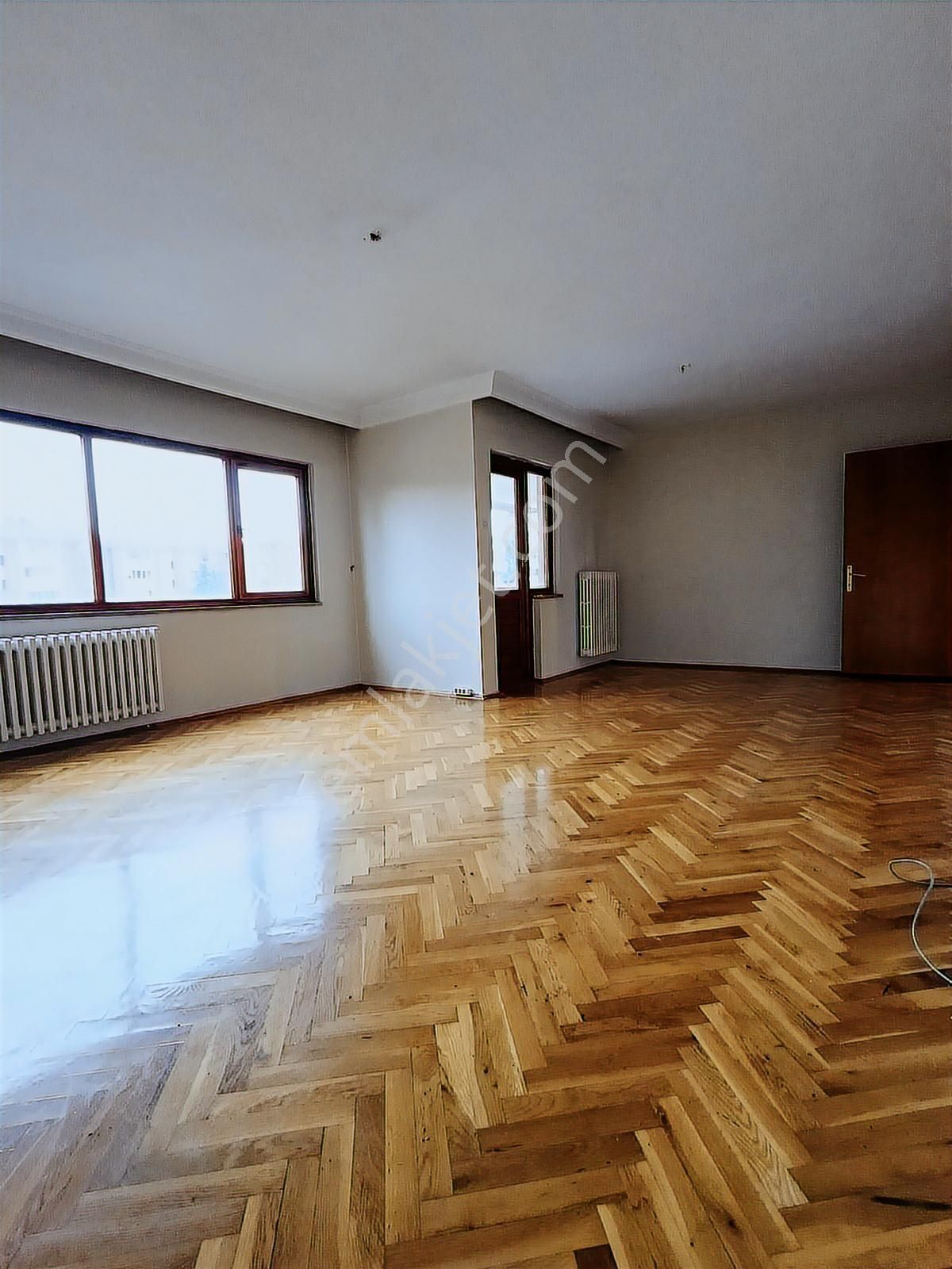 Polat Live Emlaktan Çayyolu Başak 2 Sitesinde Boş Ara Kat - Görsel 6