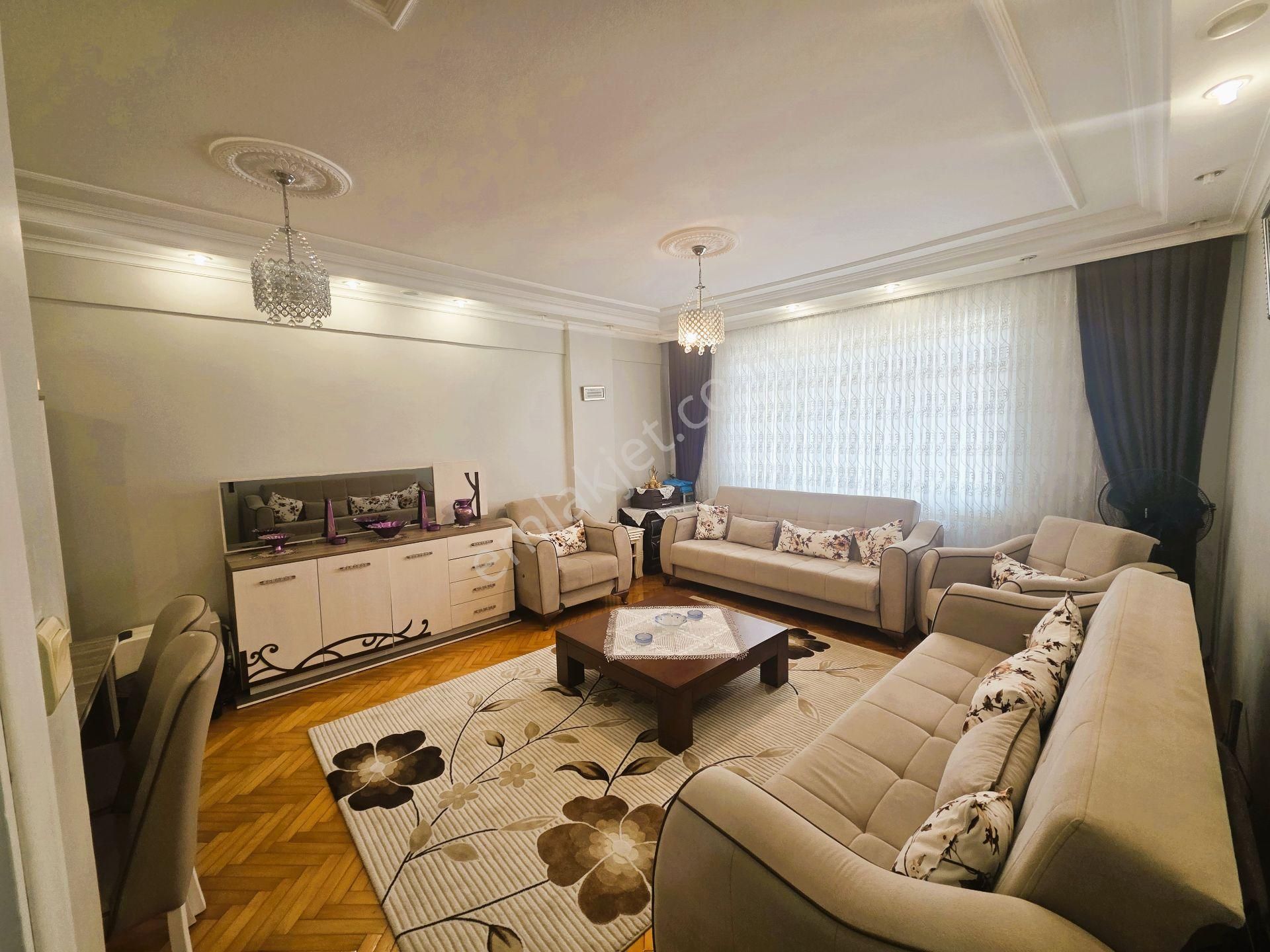 Doğan Emlak 'tan Fındıklı 'da Minibüs Yolunda Satılık 3+1 Daire