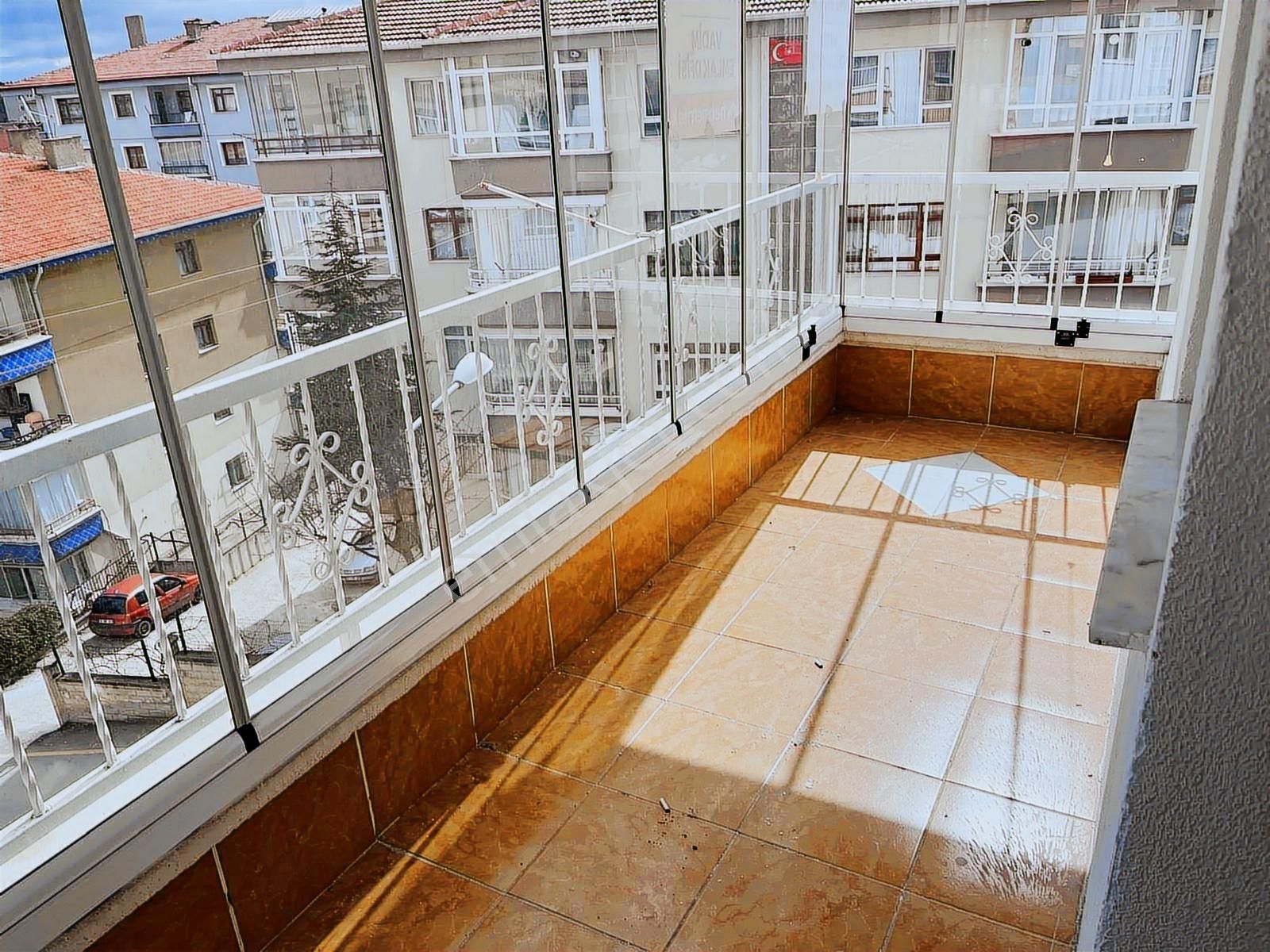 Vadim'den Ayyıldız Anadolu Lisesi Yak Güney Cephe Orta Kat Daire - Görsel 7