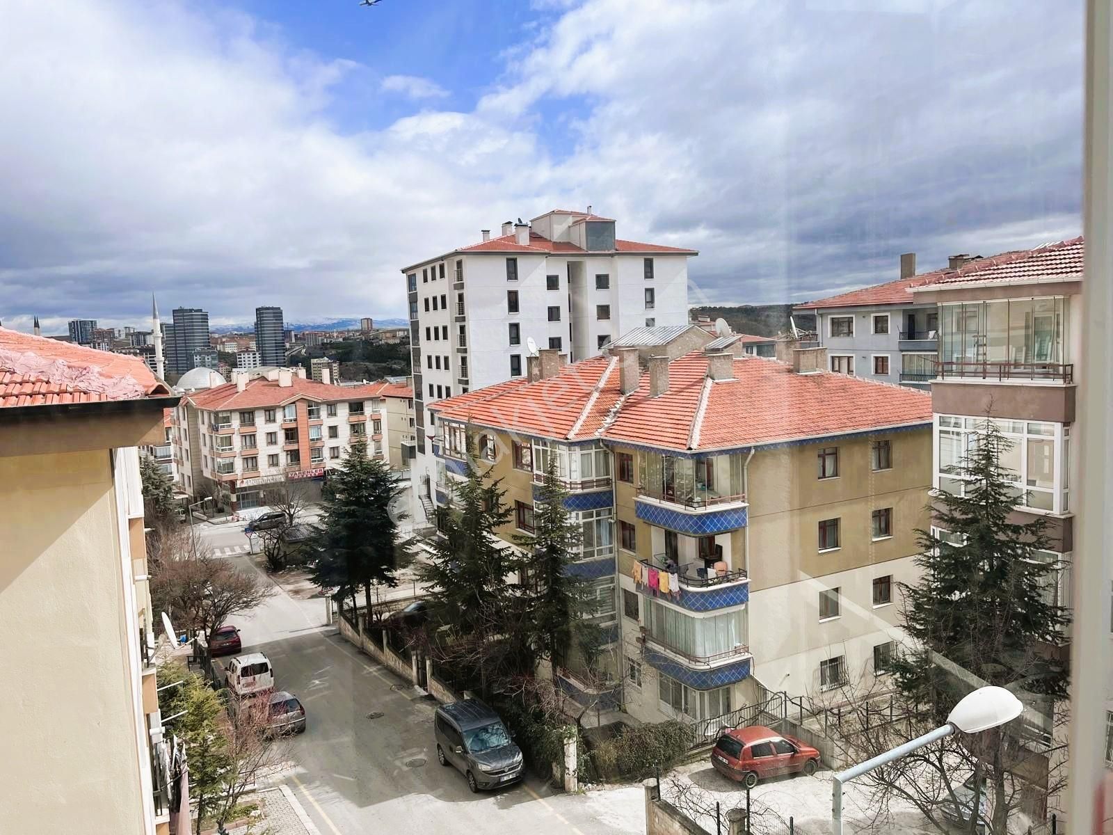 Vadim'den Ayyıldız Anadolu Lisesi Yak Güney Cephe Orta Kat Daire