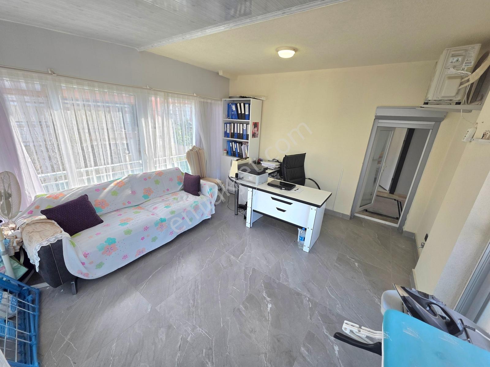 Kuşadası Marina Bölgesinde Deniz Manzaralı Geniş Satılık Villa - Görsel 28