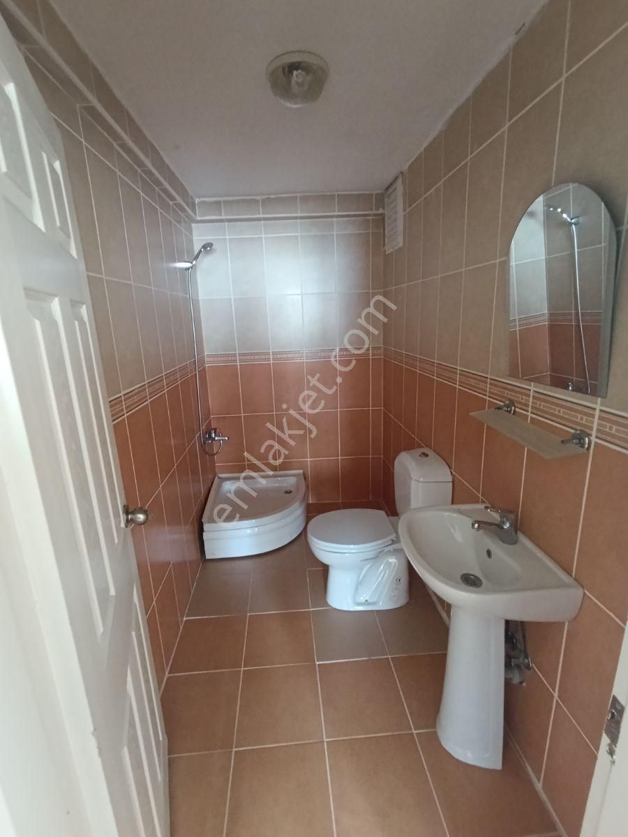 Cumhuriyet Parkı Karşısı Cadde Üzeri 3+1 Kiralık Daire - Görsel 8