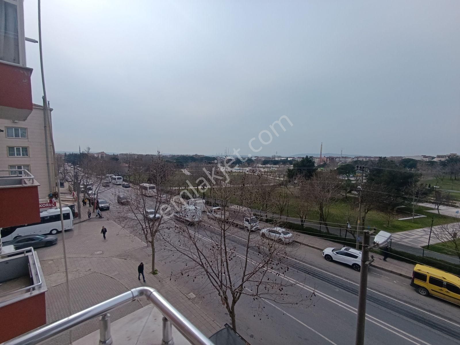 Cumhuriyet Parkı Karşısı Cadde Üzeri 3+1 Kiralık Daire - Görsel 6