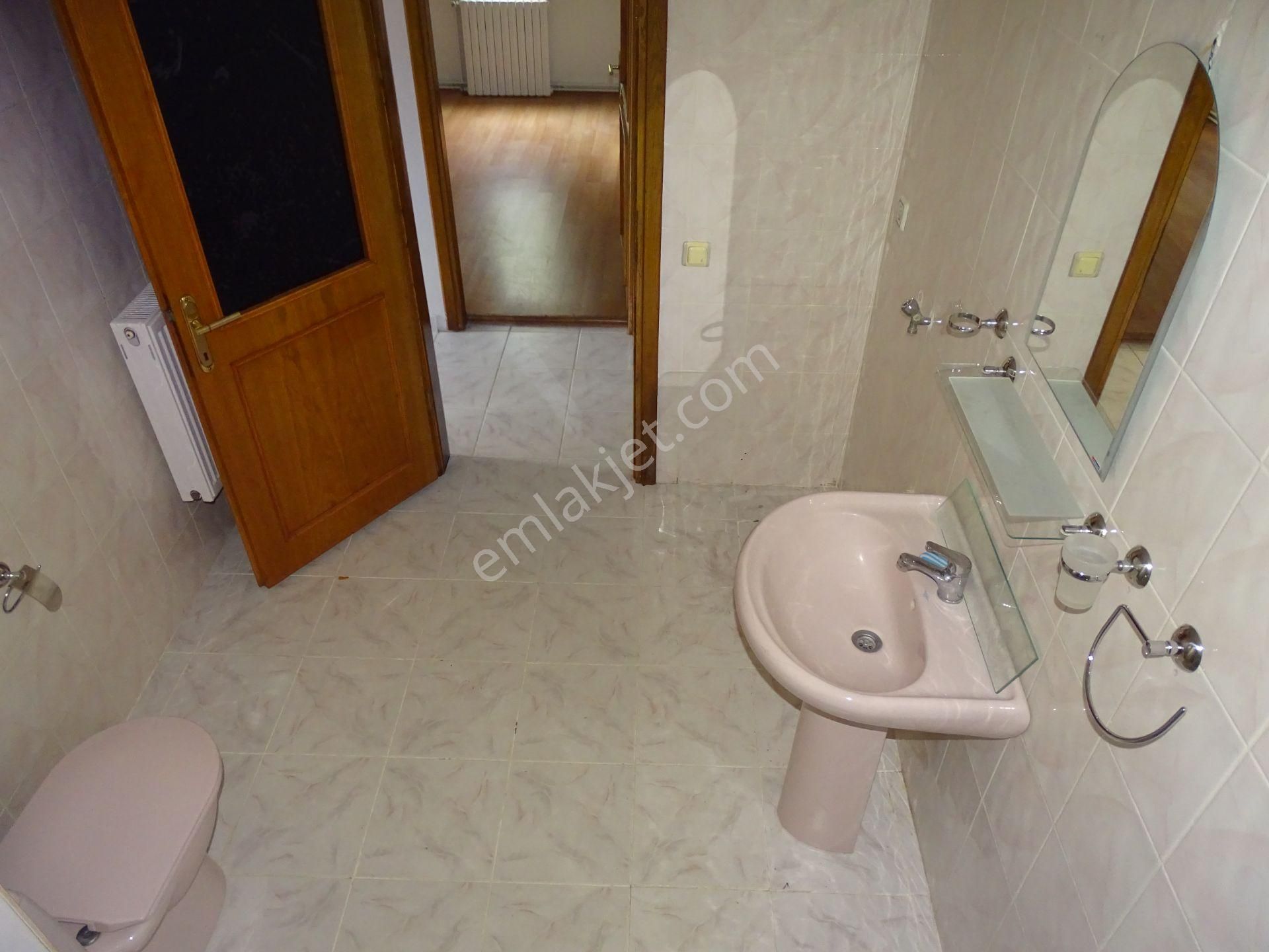 Sarıyer İstinye Boğaziçi Sitesinde Kiralık 3+1 Kombili - Görsel 11