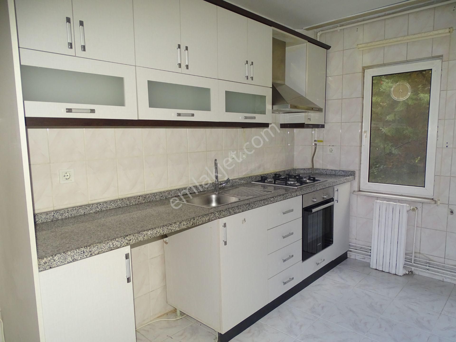 Sarıyer İstinye Boğaziçi Sitesinde Kiralık 3+1 Kombili - Görsel 3