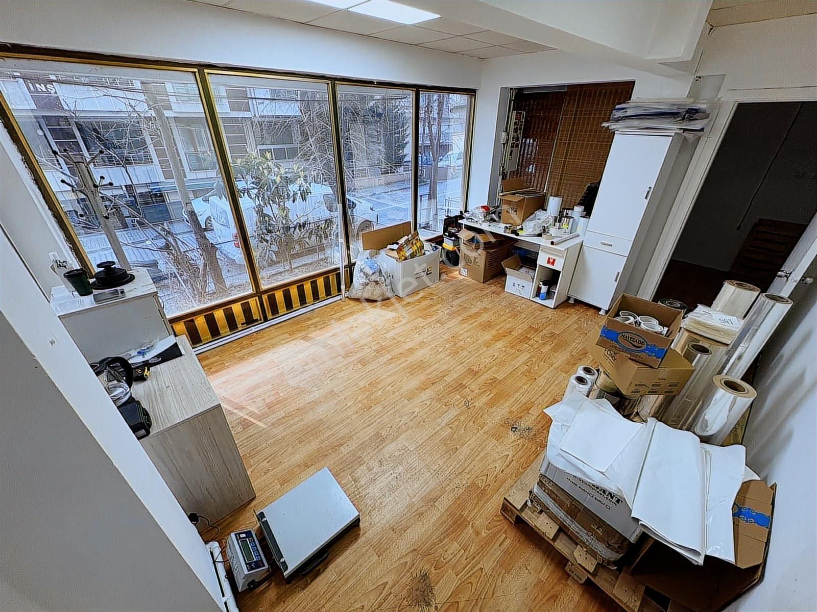 Lidya Emlak'tan İki Katlı Çalışma Ofisli Satılık Dükkan/depo