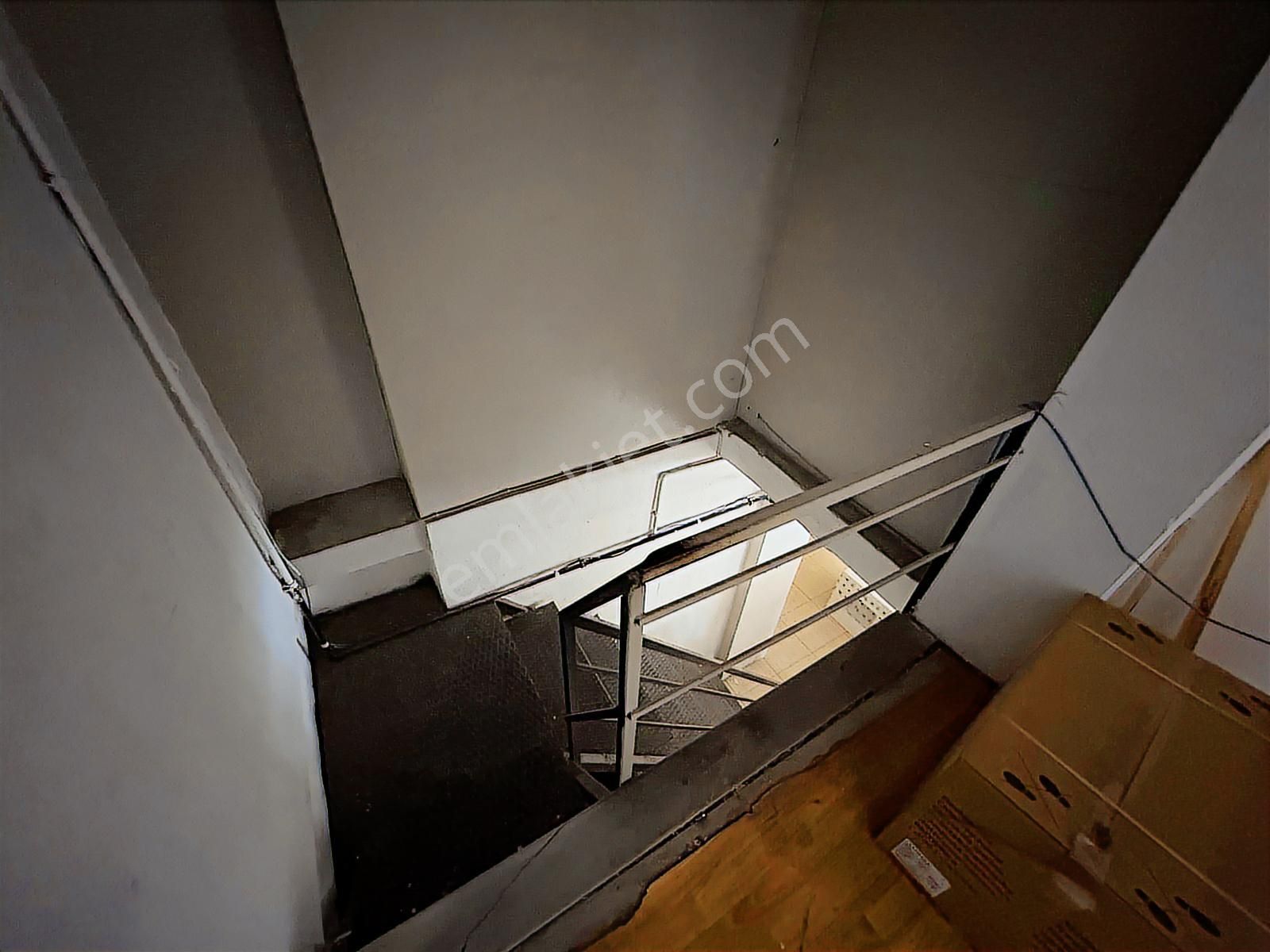 Lidya Emlak'tan İki Katlı Çalışma Ofisli Satılık Dükkan/depo - Görsel 3