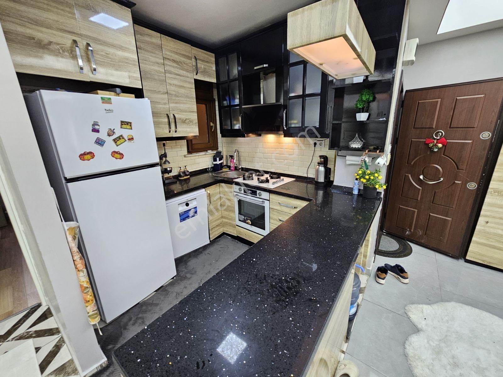 Kocamustafapaşa Merkezi Konum 3.kat 80mk 2+1 Fulyapılı 4.200.000 - Görsel 3