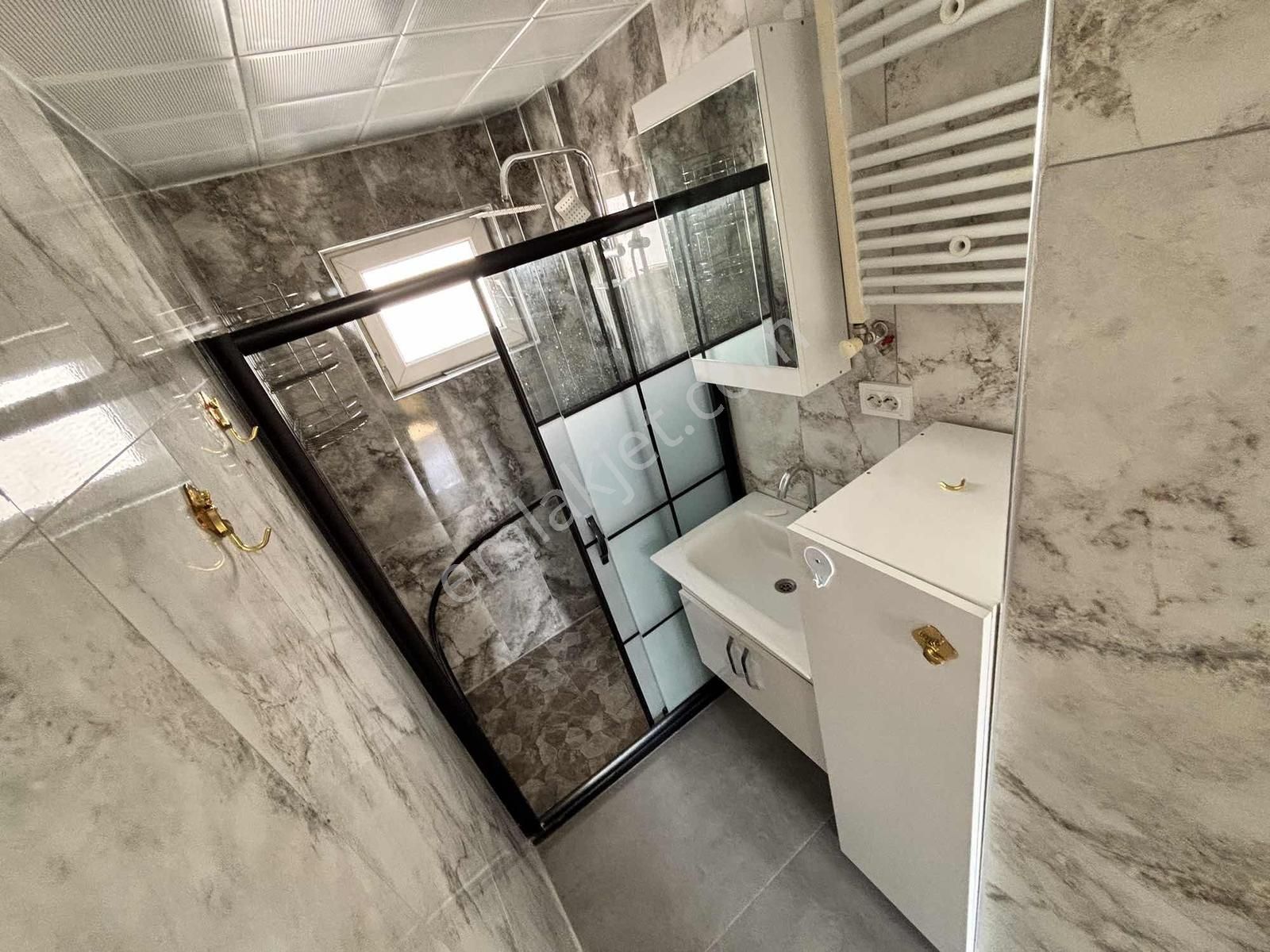 A L C Den Metro Yakını Ara Katta Kiralık 2+1 Daire Full Yapılı - Görsel 6