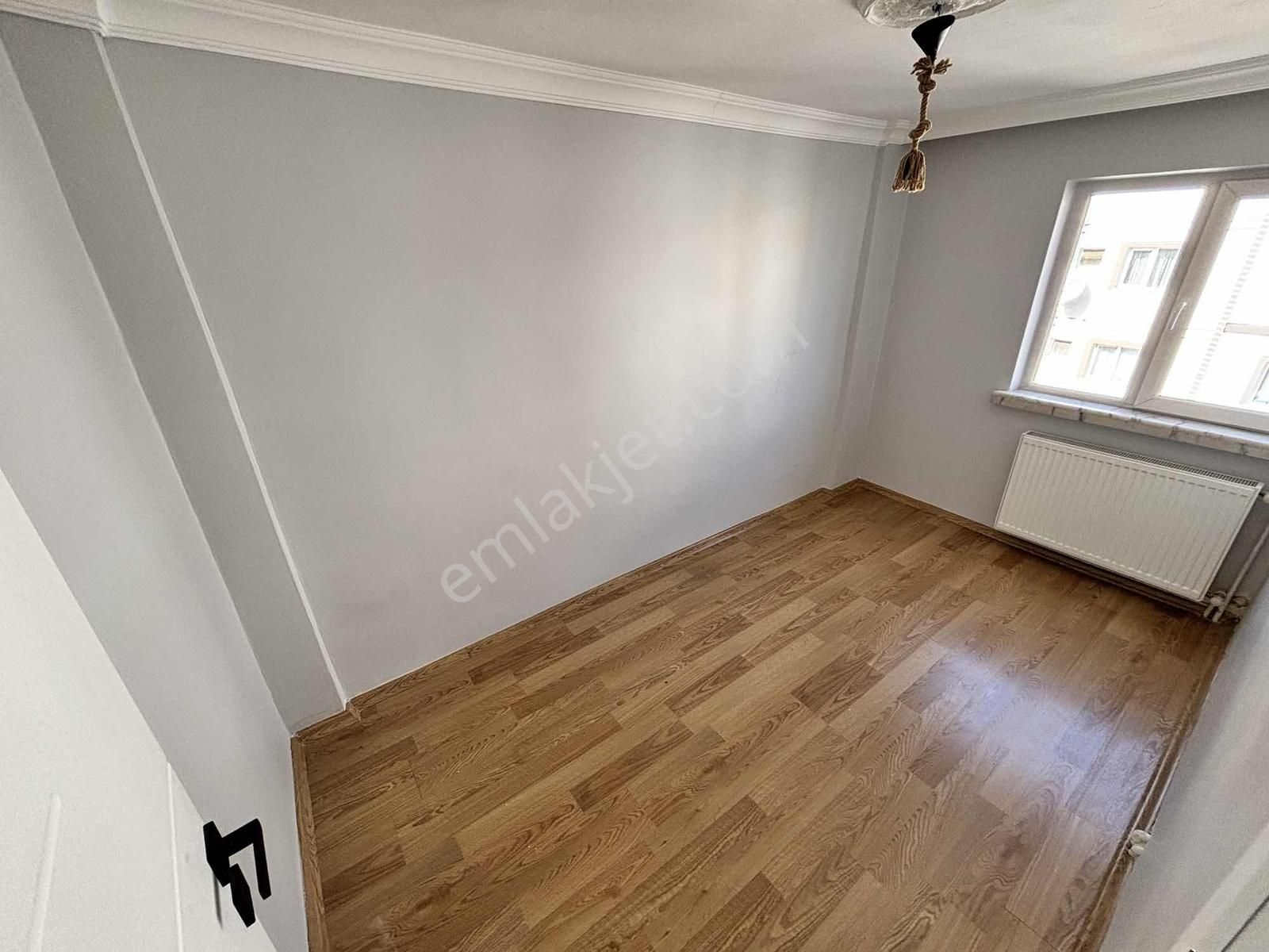 A L C Den Metro Yakını Ara Katta Kiralık 2+1 Daire Full Yapılı - Görsel 12