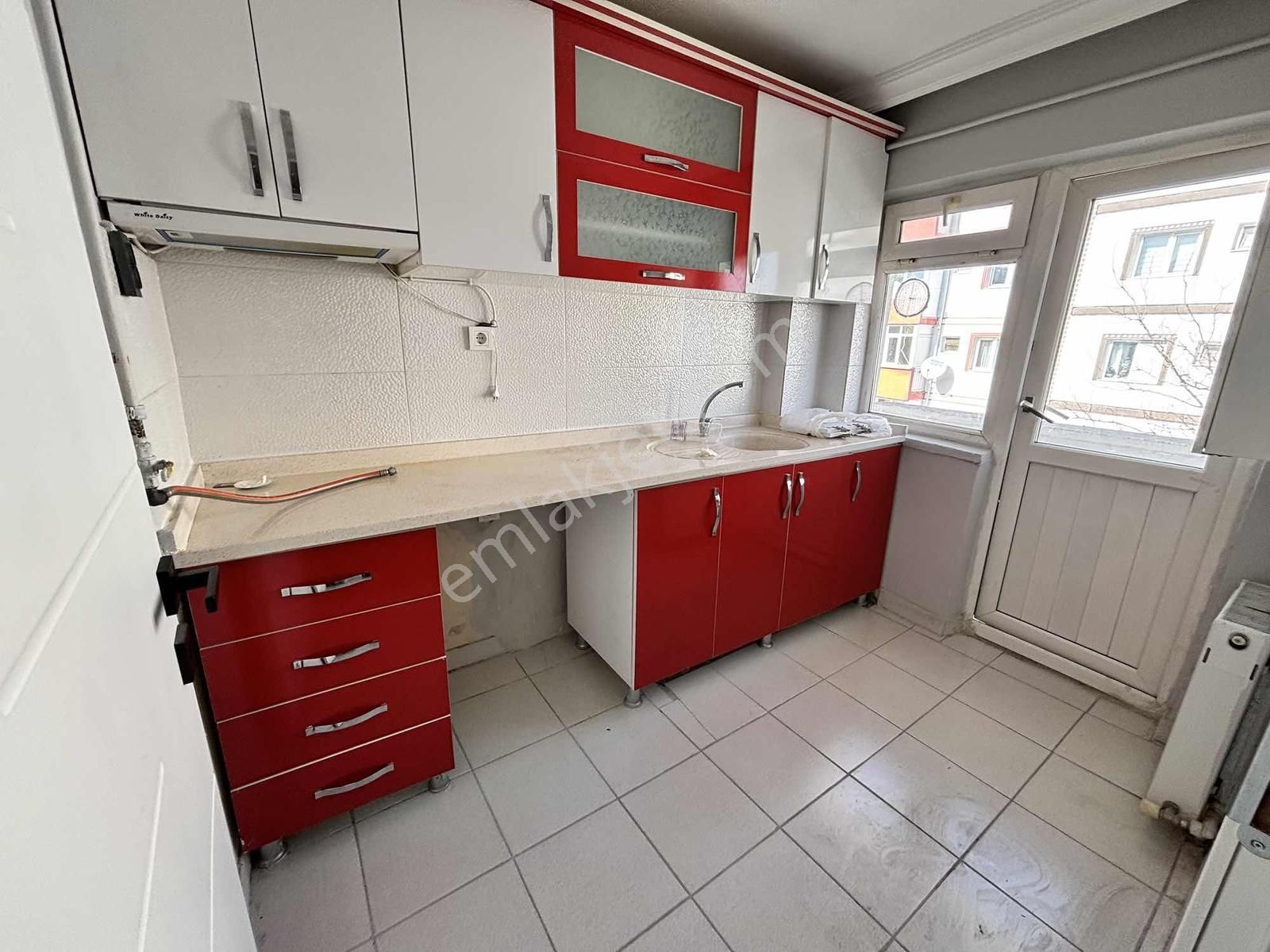 A L C Den Metro Yakını Ara Katta Kiralık 2+1 Daire Full Yapılı - Görsel 17
