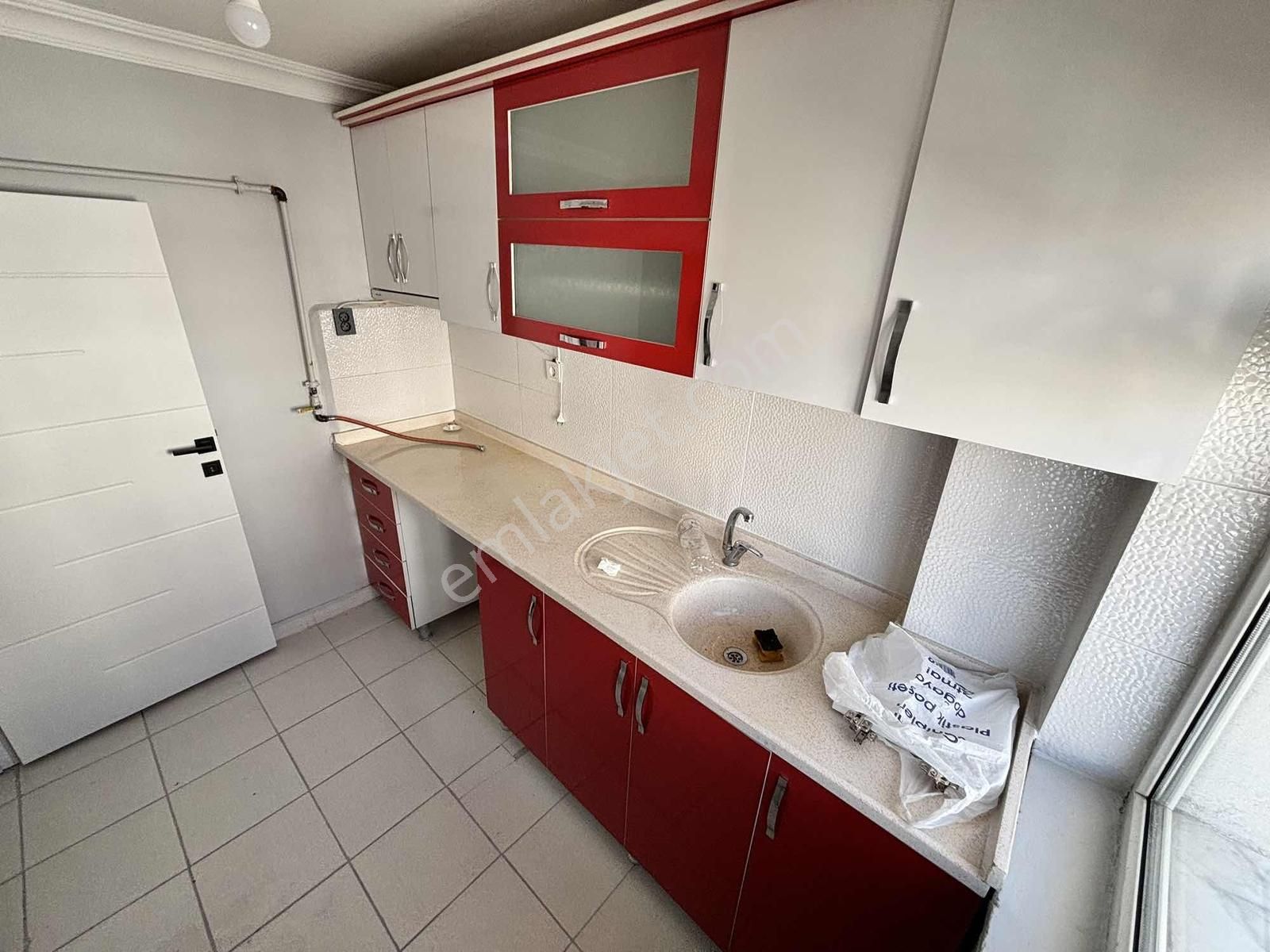 A L C Den Metro Yakını Ara Katta Kiralık 2+1 Daire Full Yapılı - Görsel 13